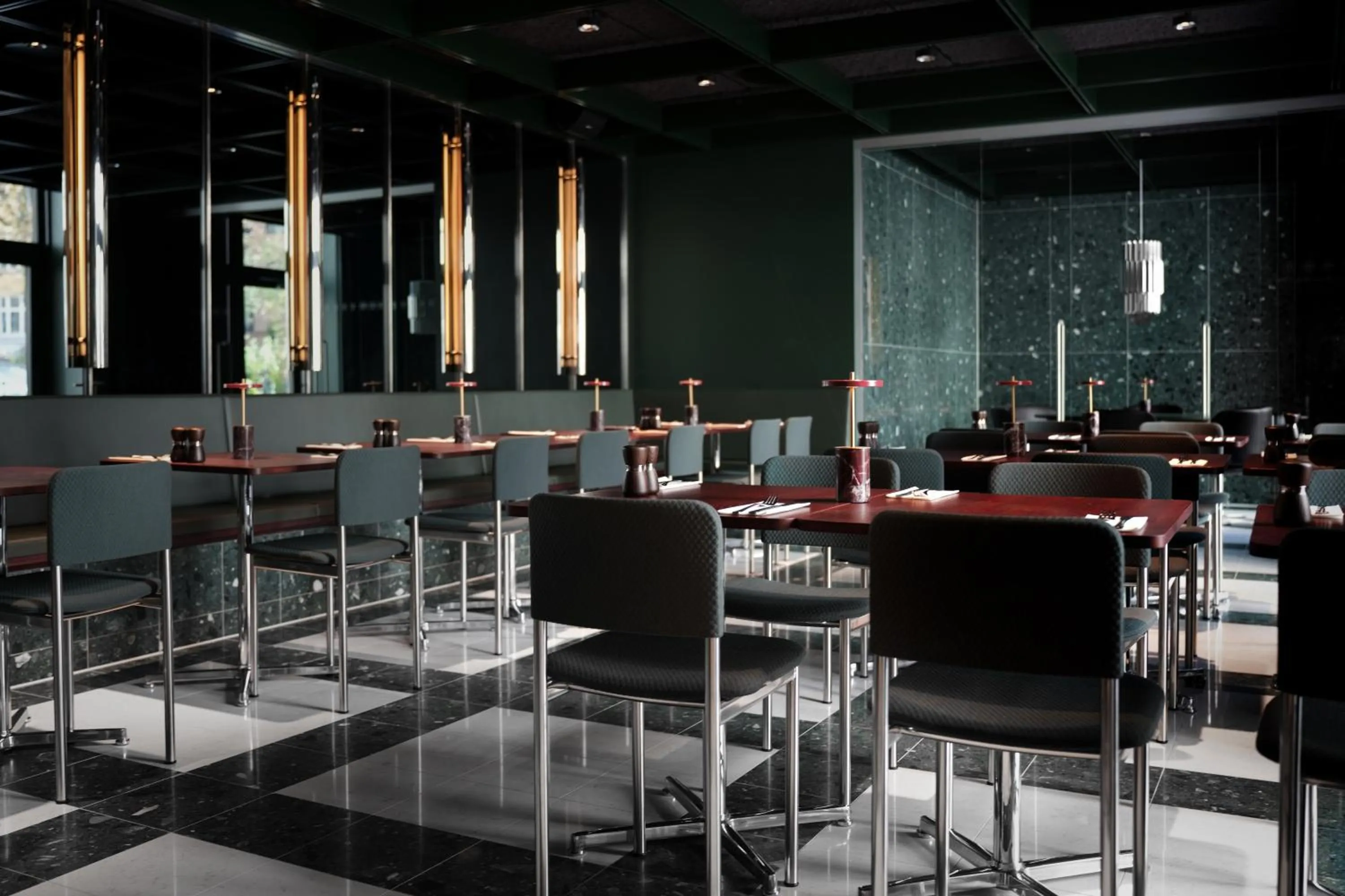 Restaurant/places to eat in Hotel Hans