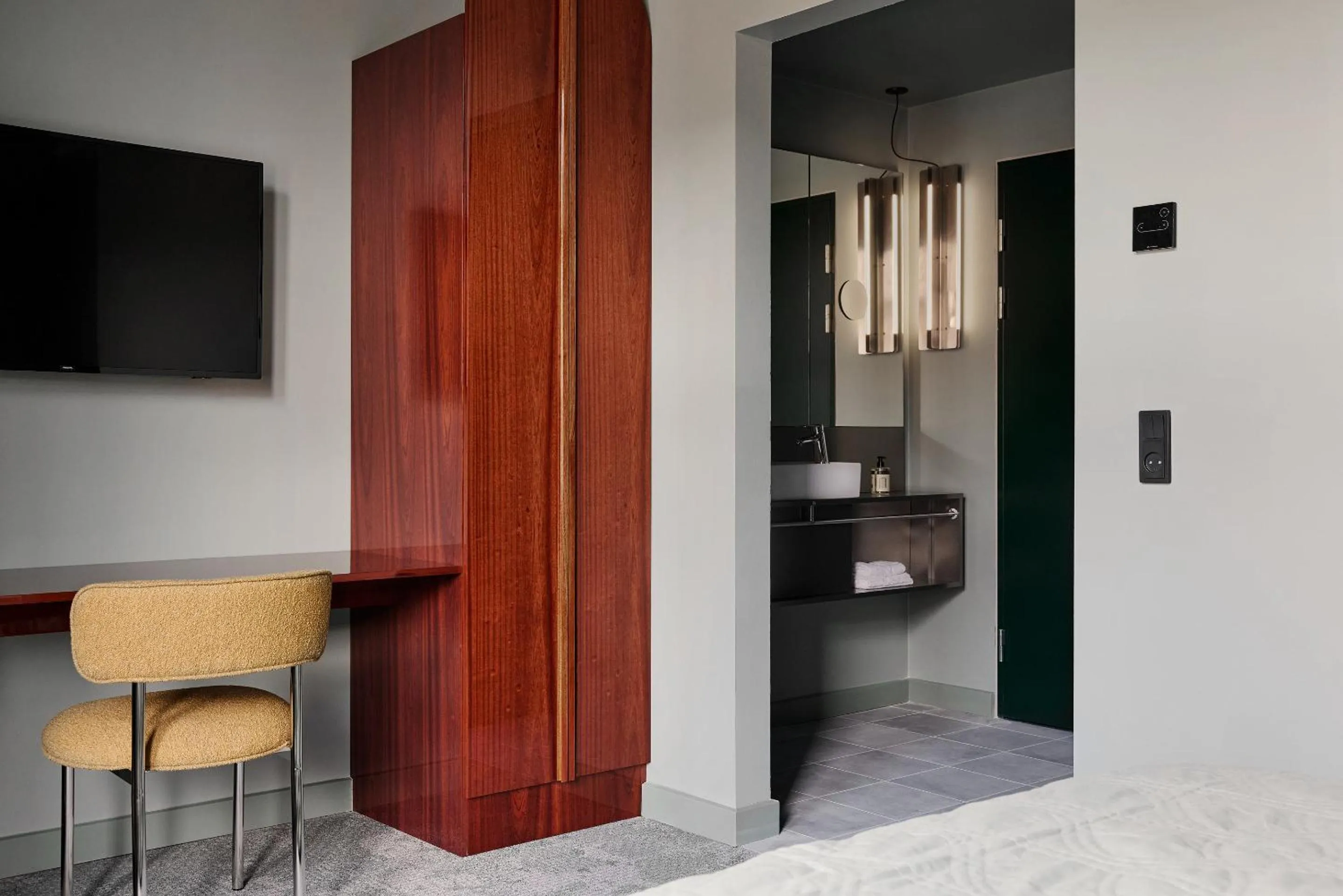 Bedroom, Bed in Hotel Hans