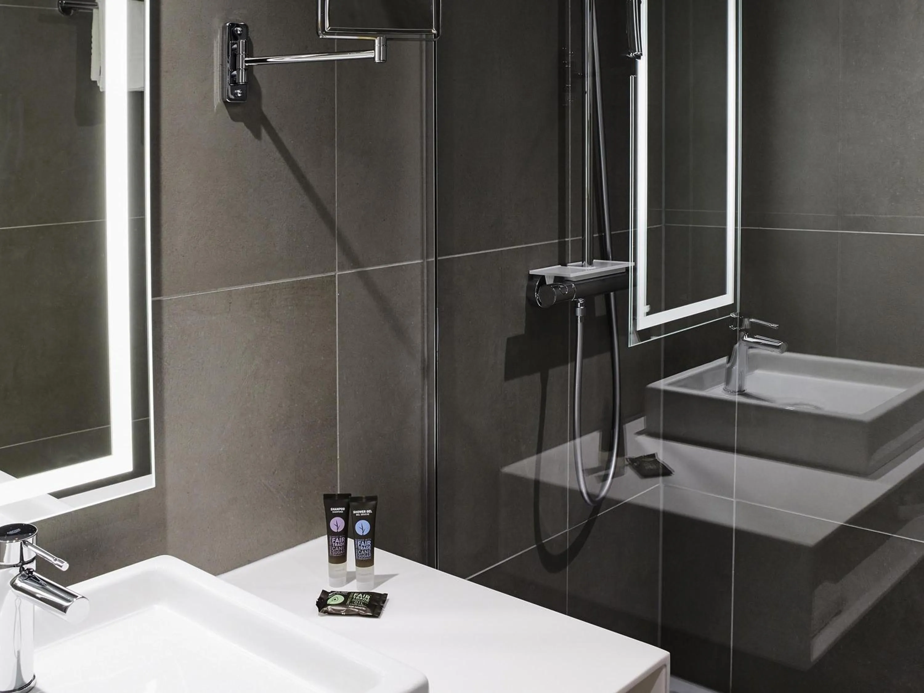 Bedroom in Novotel Manchester Centre