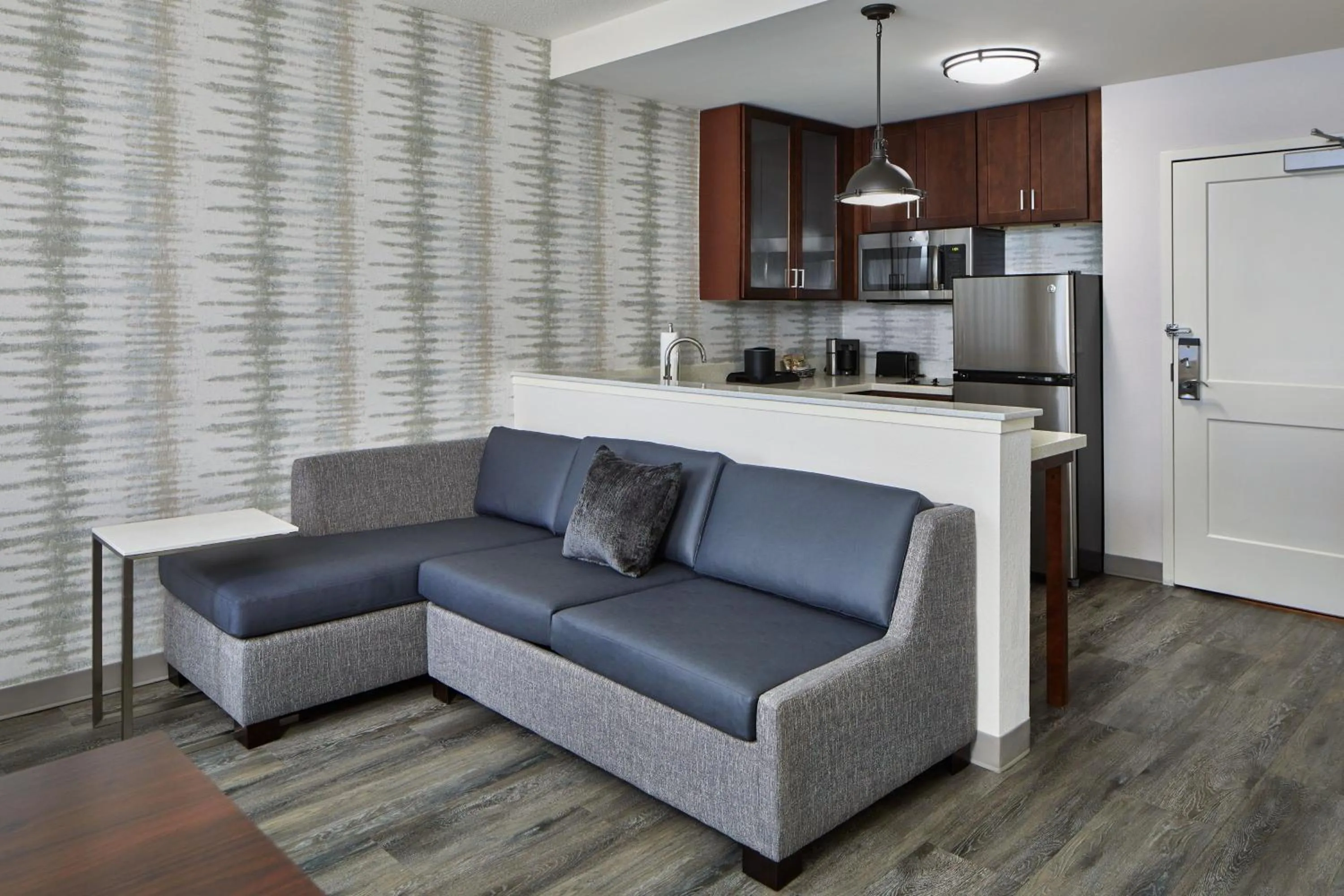 Kitchen or kitchenette in Residence Inn Atlanta Perimeter Center Dunwoody