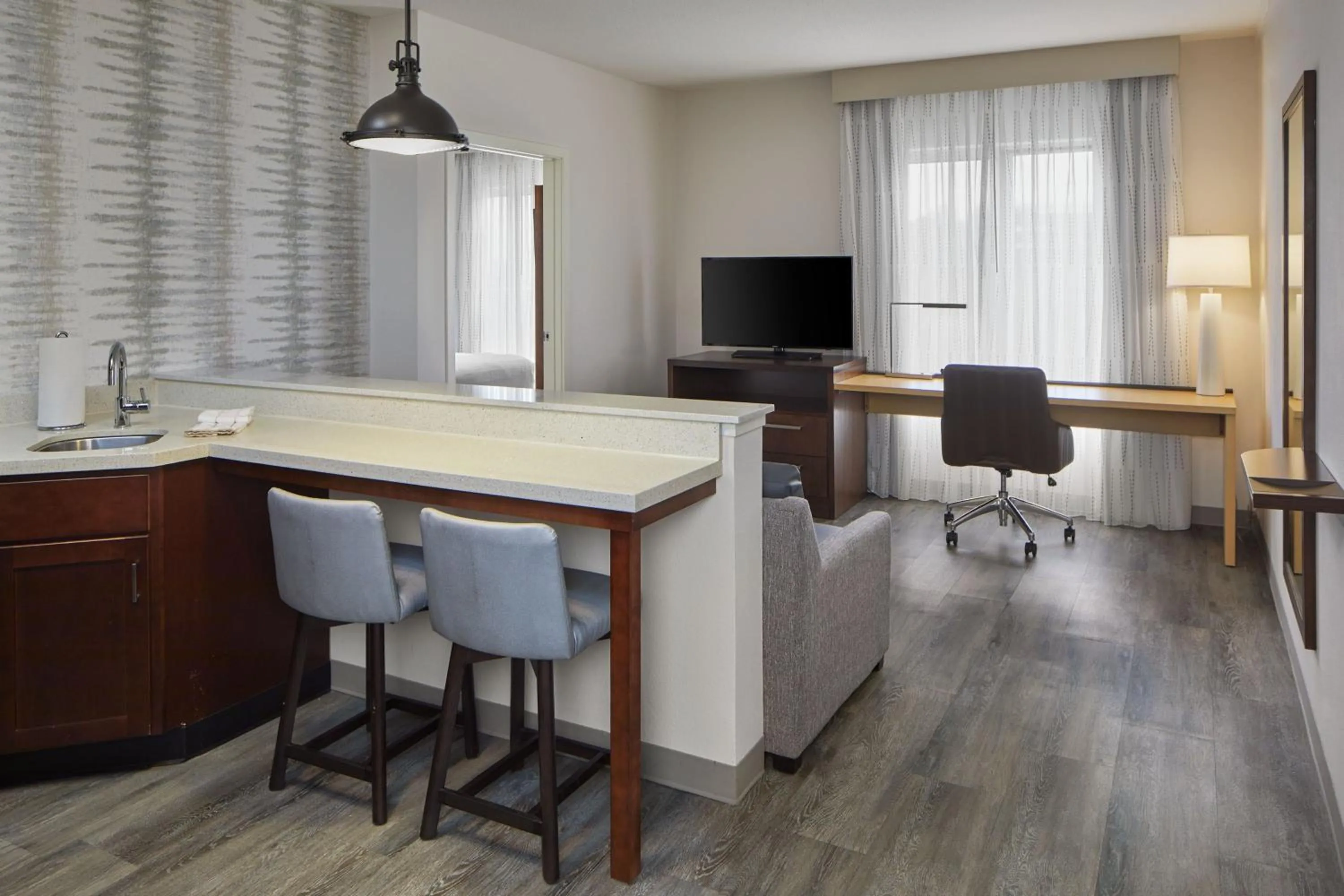 Bedroom in Residence Inn Atlanta Perimeter Center Dunwoody