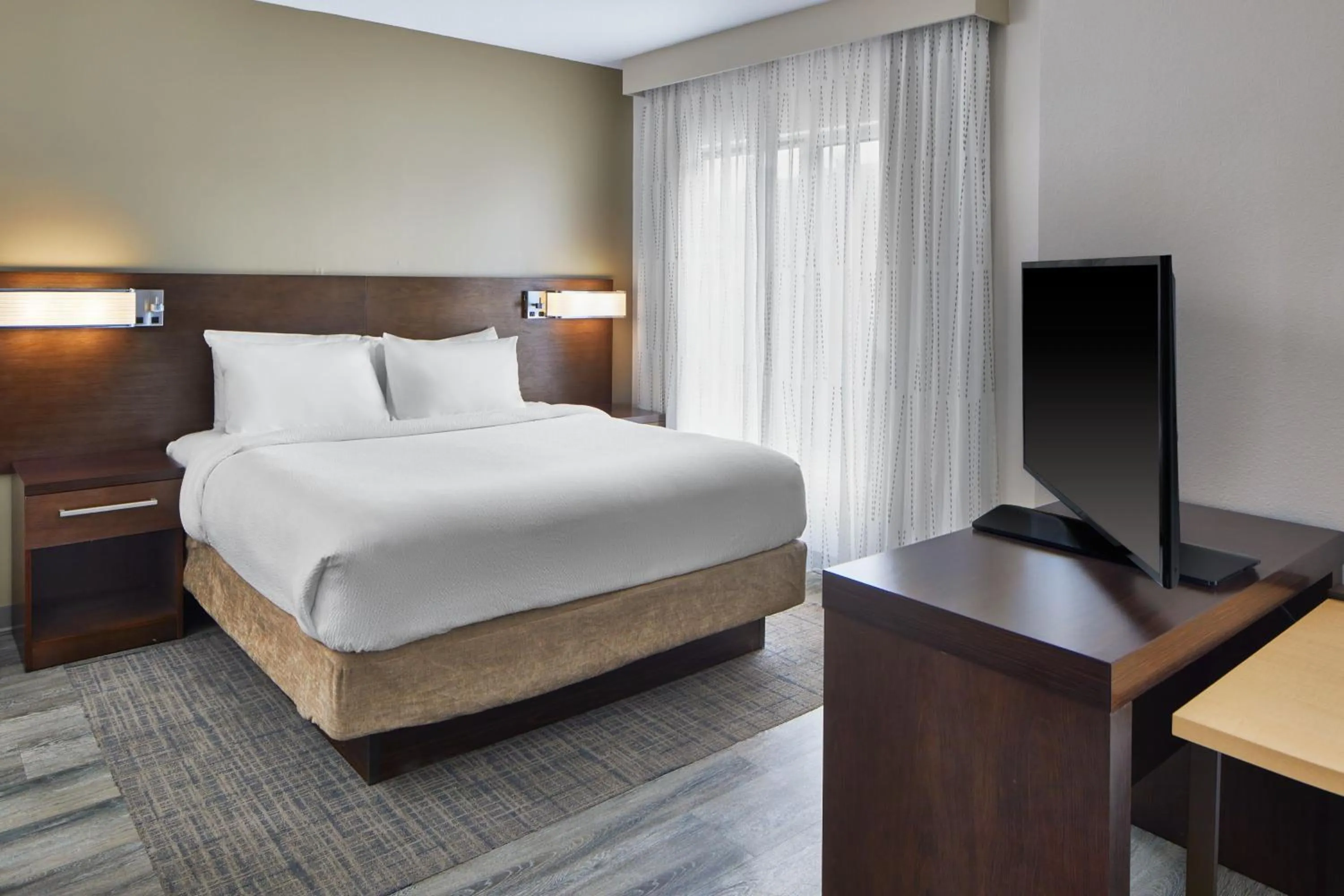 Photo of the whole room, Bed in Residence Inn Atlanta Perimeter Center Dunwoody