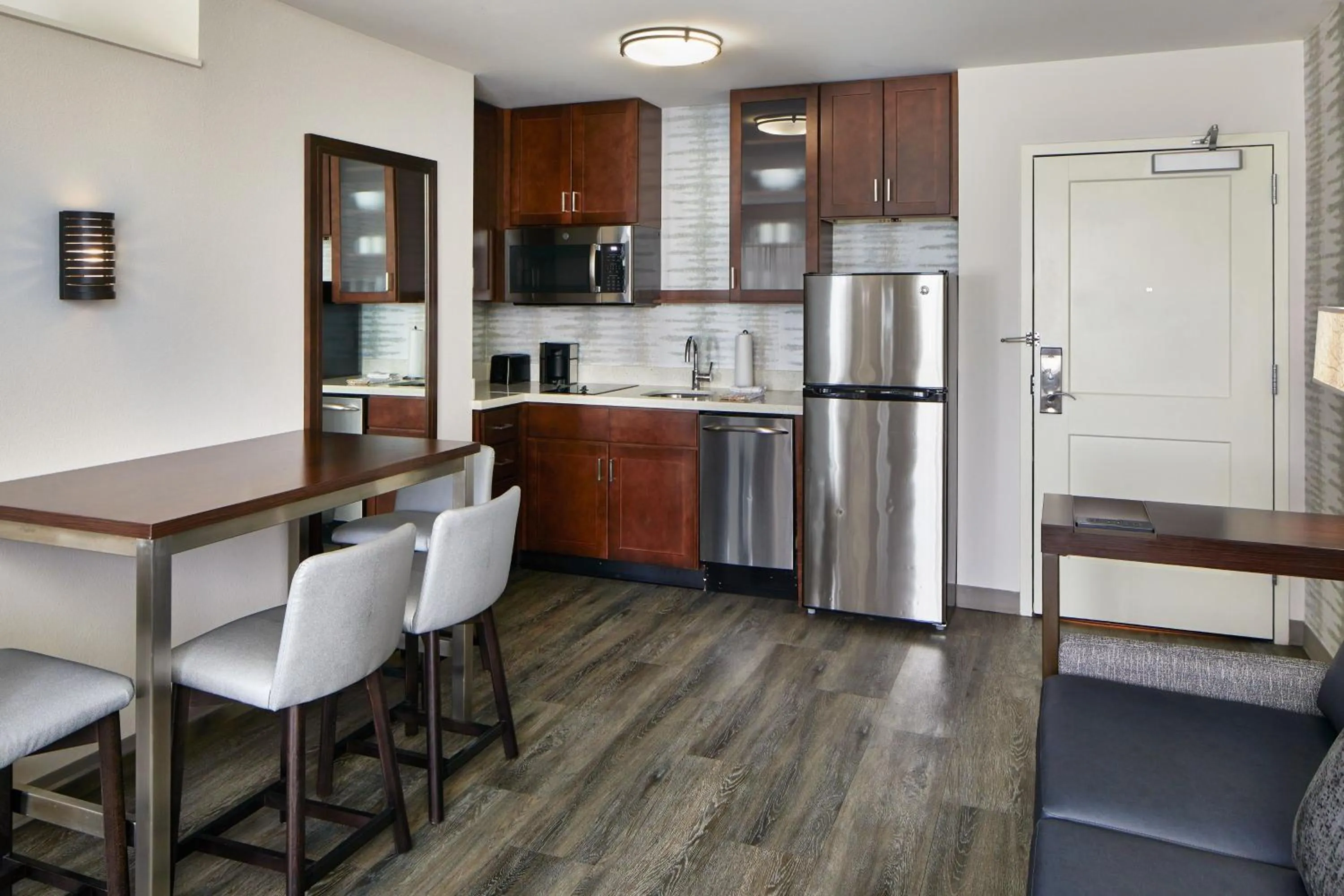 Kitchen or kitchenette in Residence Inn Atlanta Perimeter Center Dunwoody