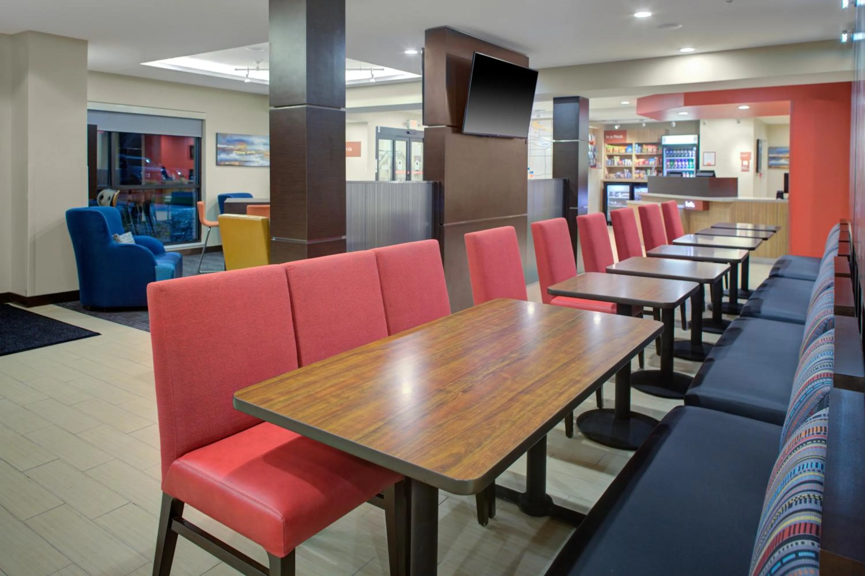 Restaurant/places to eat in TownePlace Suites by MarriottDetroit Canton