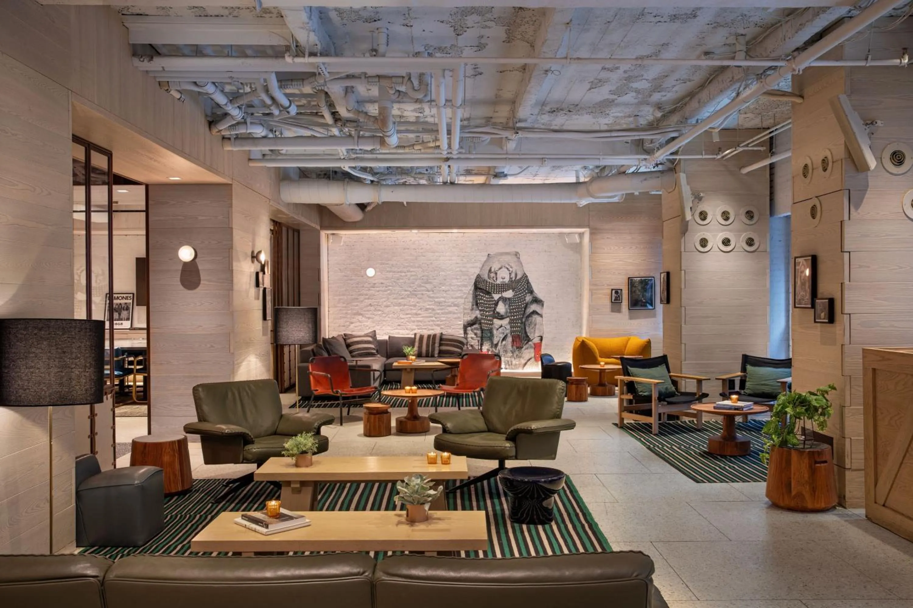 Lounge or bar in MOXY NYC Times Square