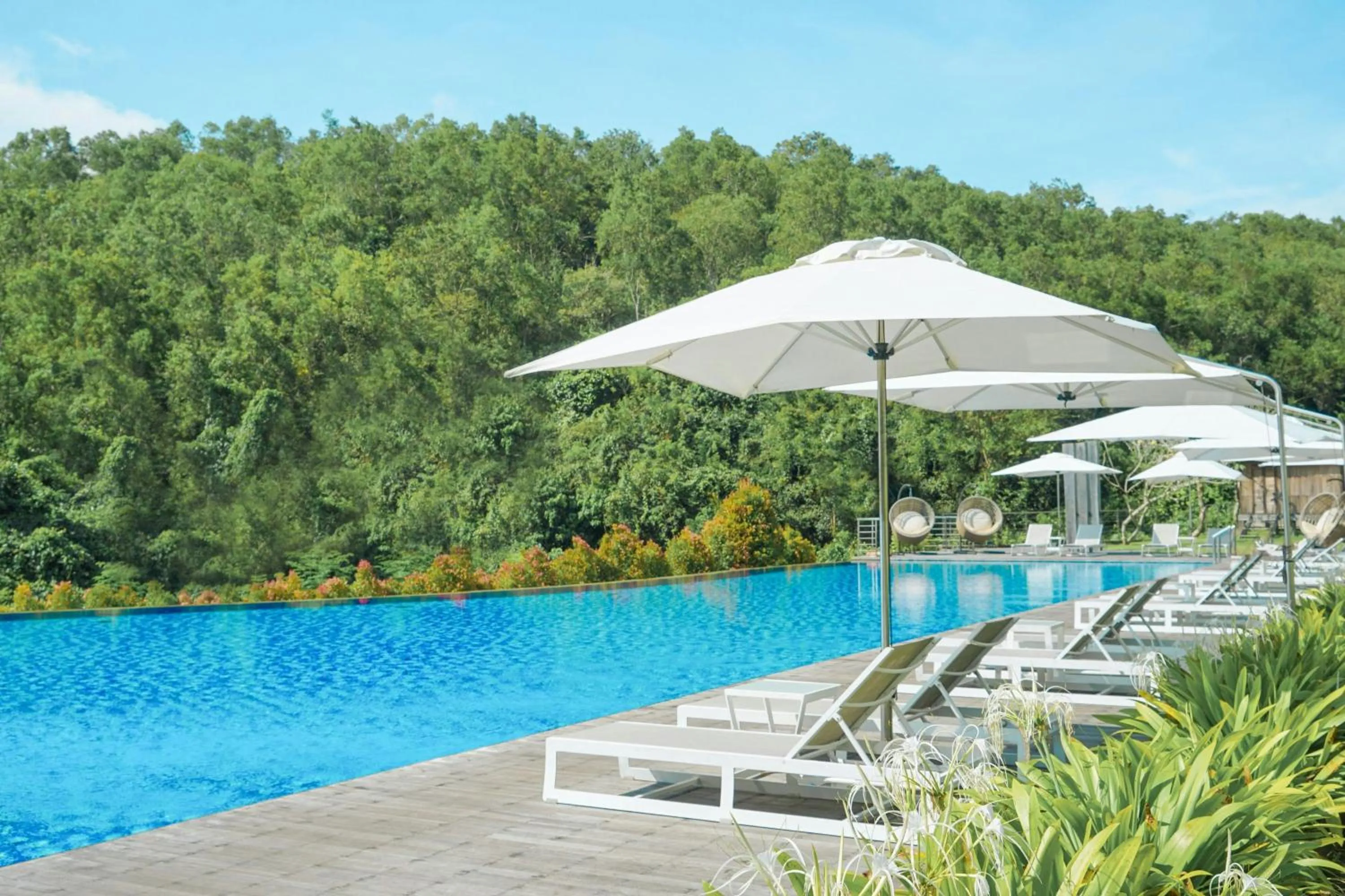 Swimming pool in Renaissance Bali Uluwatu Resort & Spa