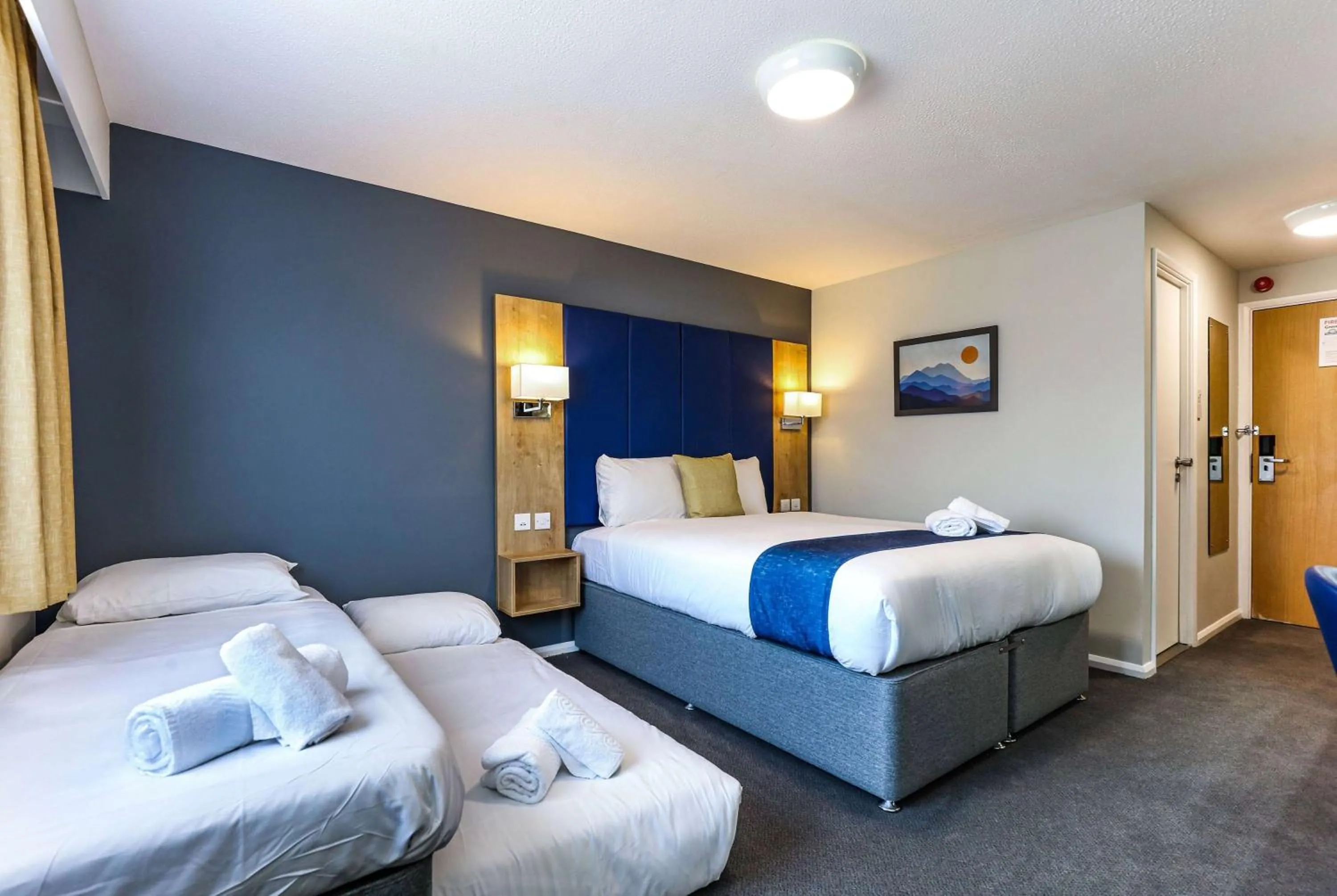 Bed in Days Inn Warwick Northbound M40