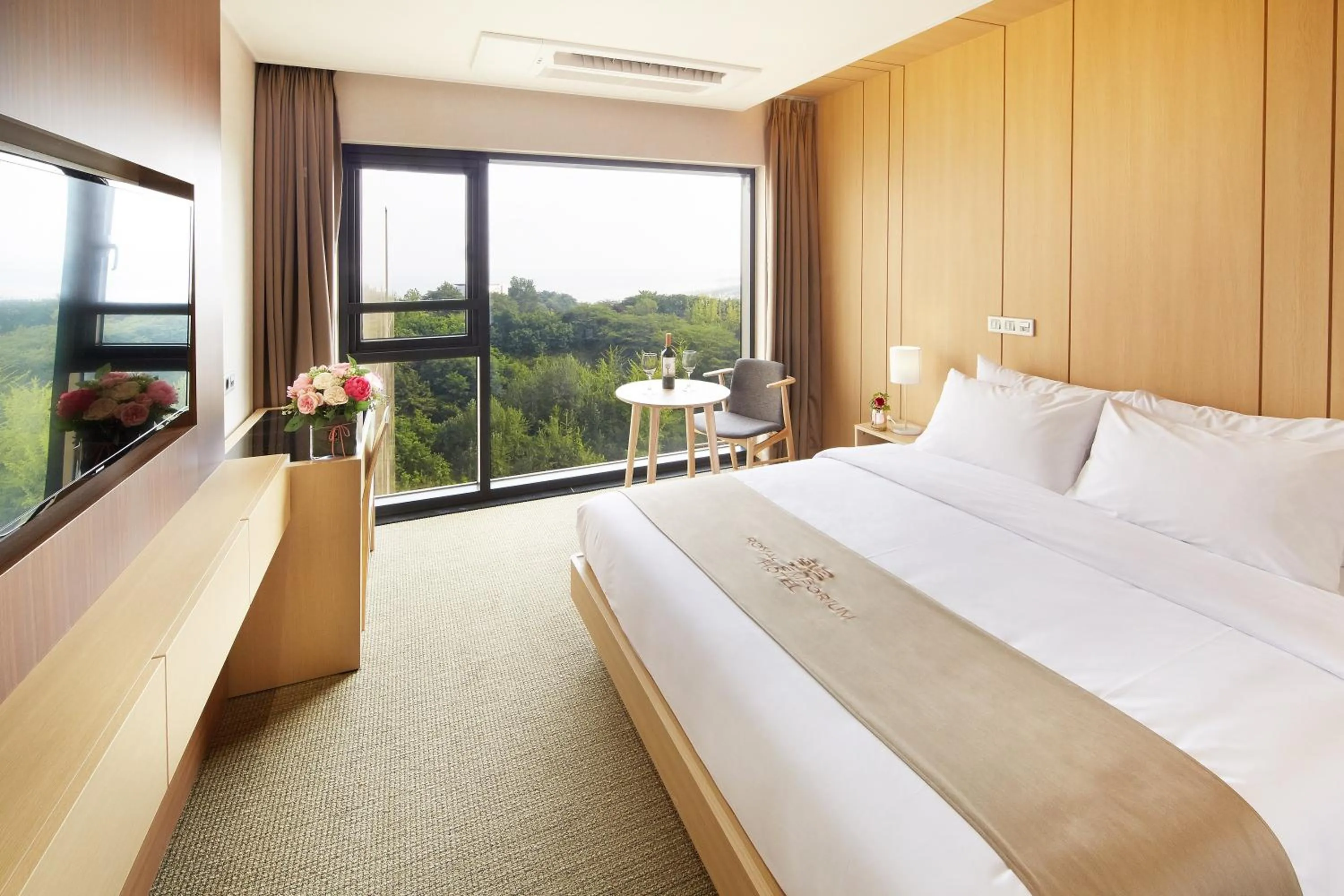 Bed in Royal Emporium Incheon Airport