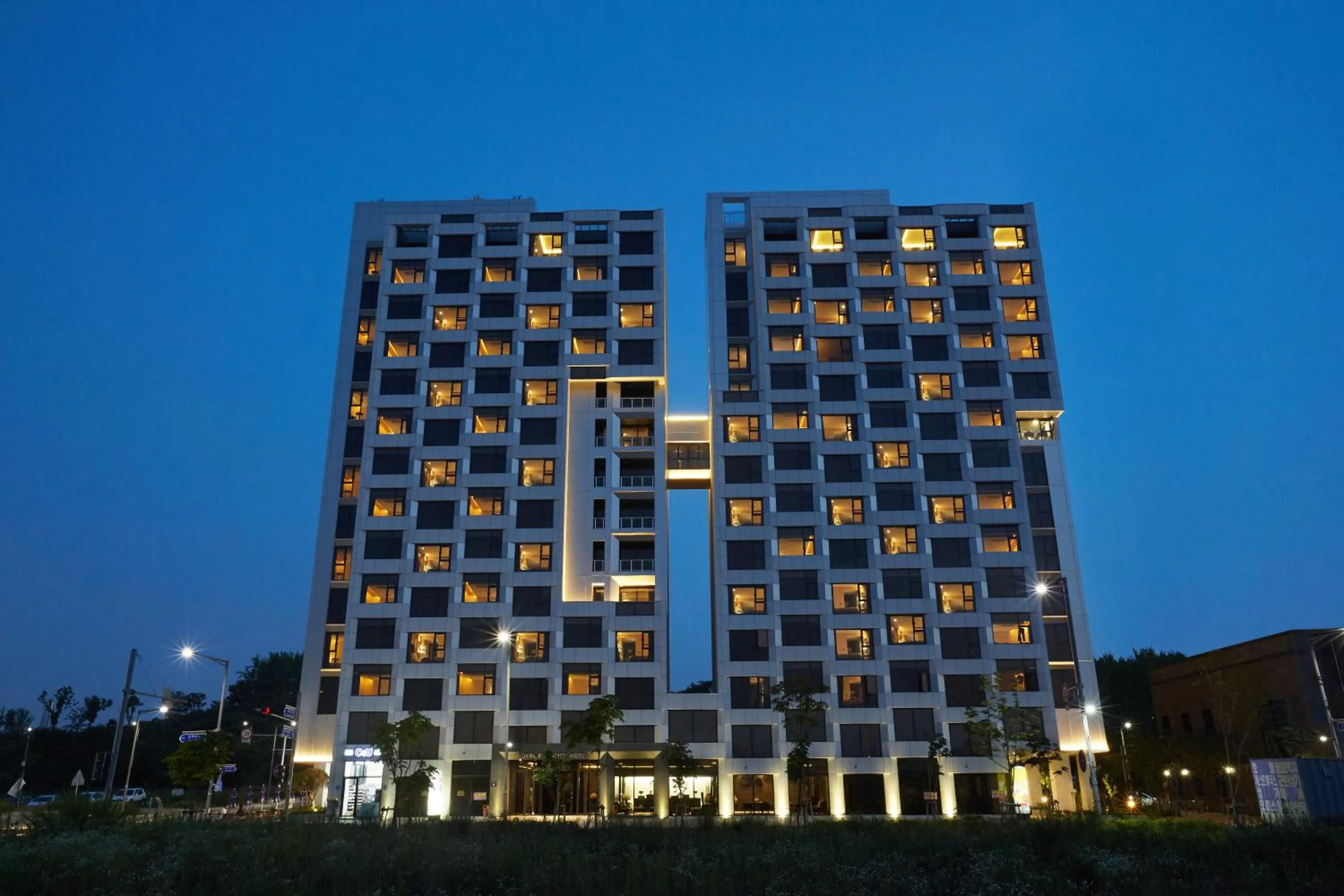 Property building in Royal Emporium Incheon Airport