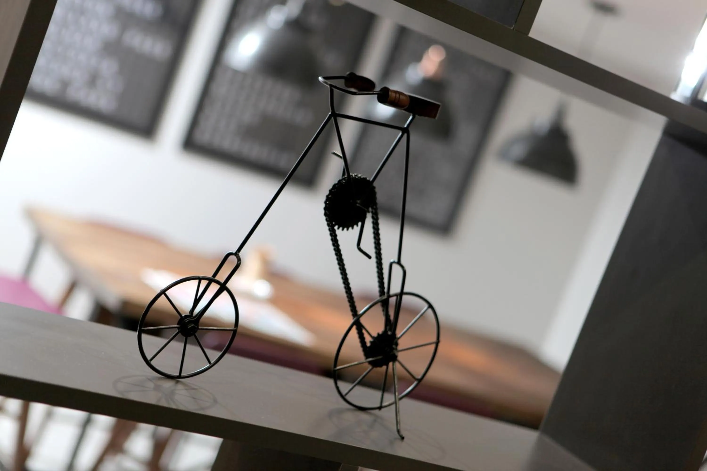 Decorative detail, Bed in Best Western White House Hotel
