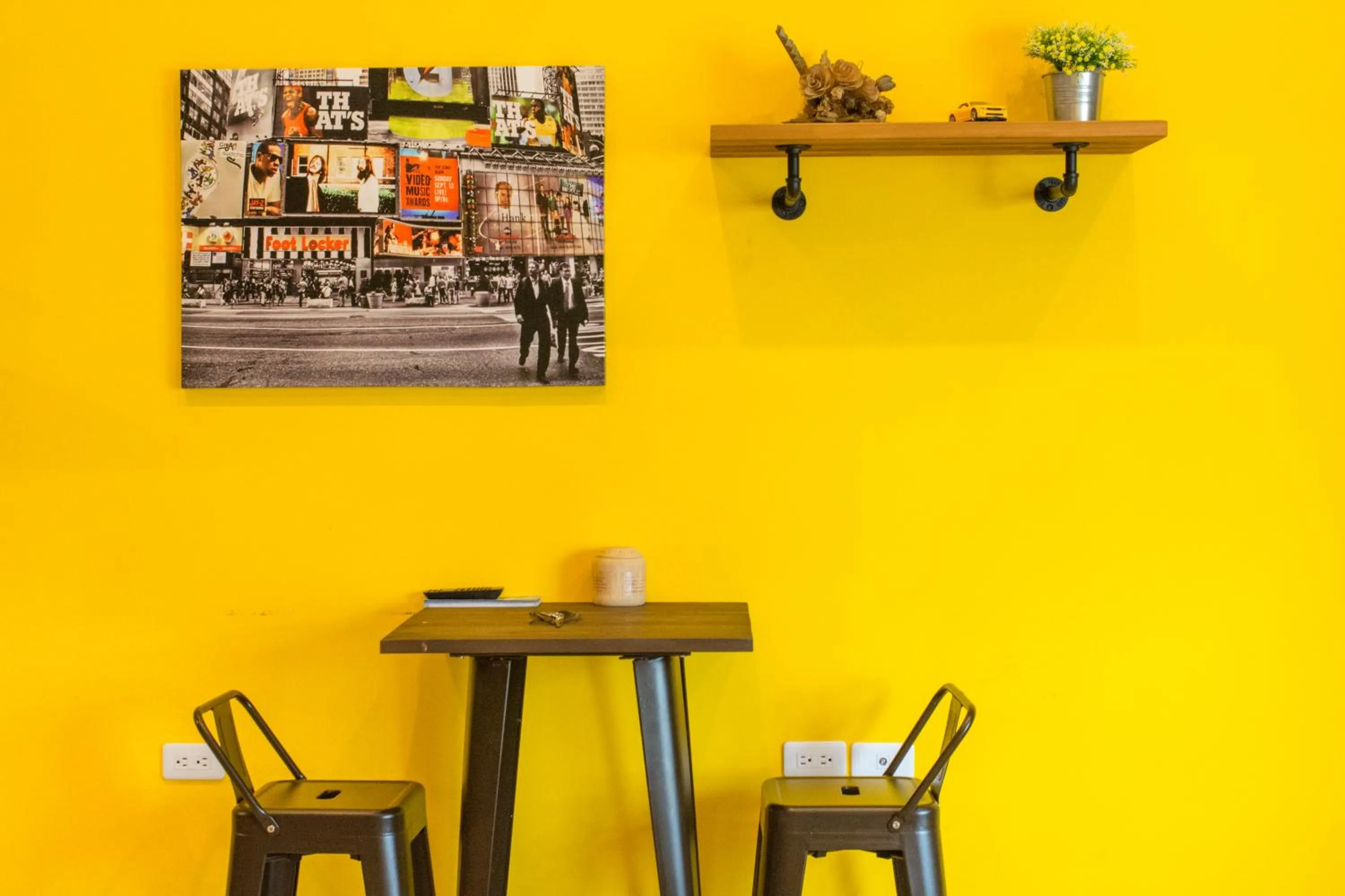 Lounge or bar in Tony's house