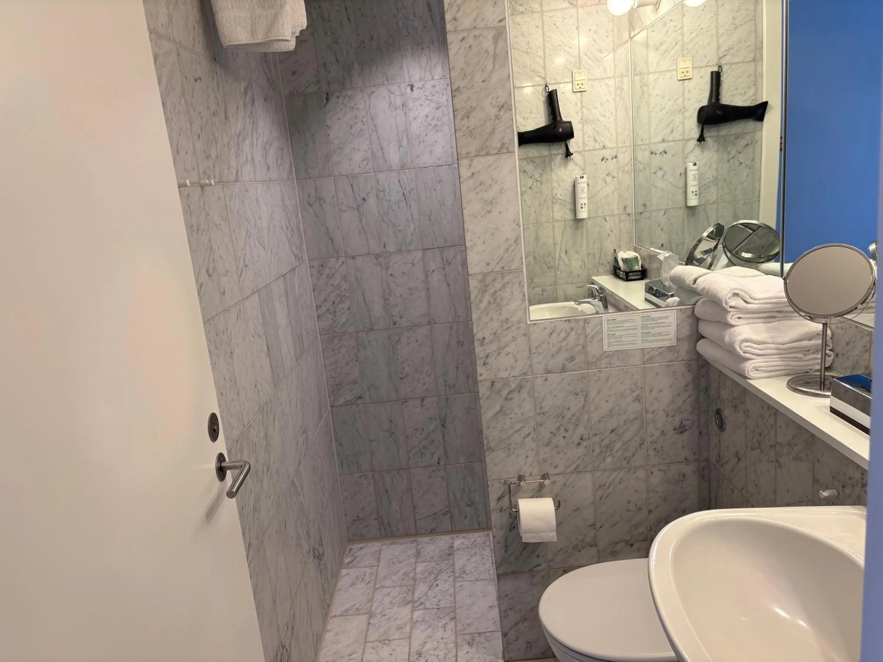 Bathroom in Montra Odder Parkhotel