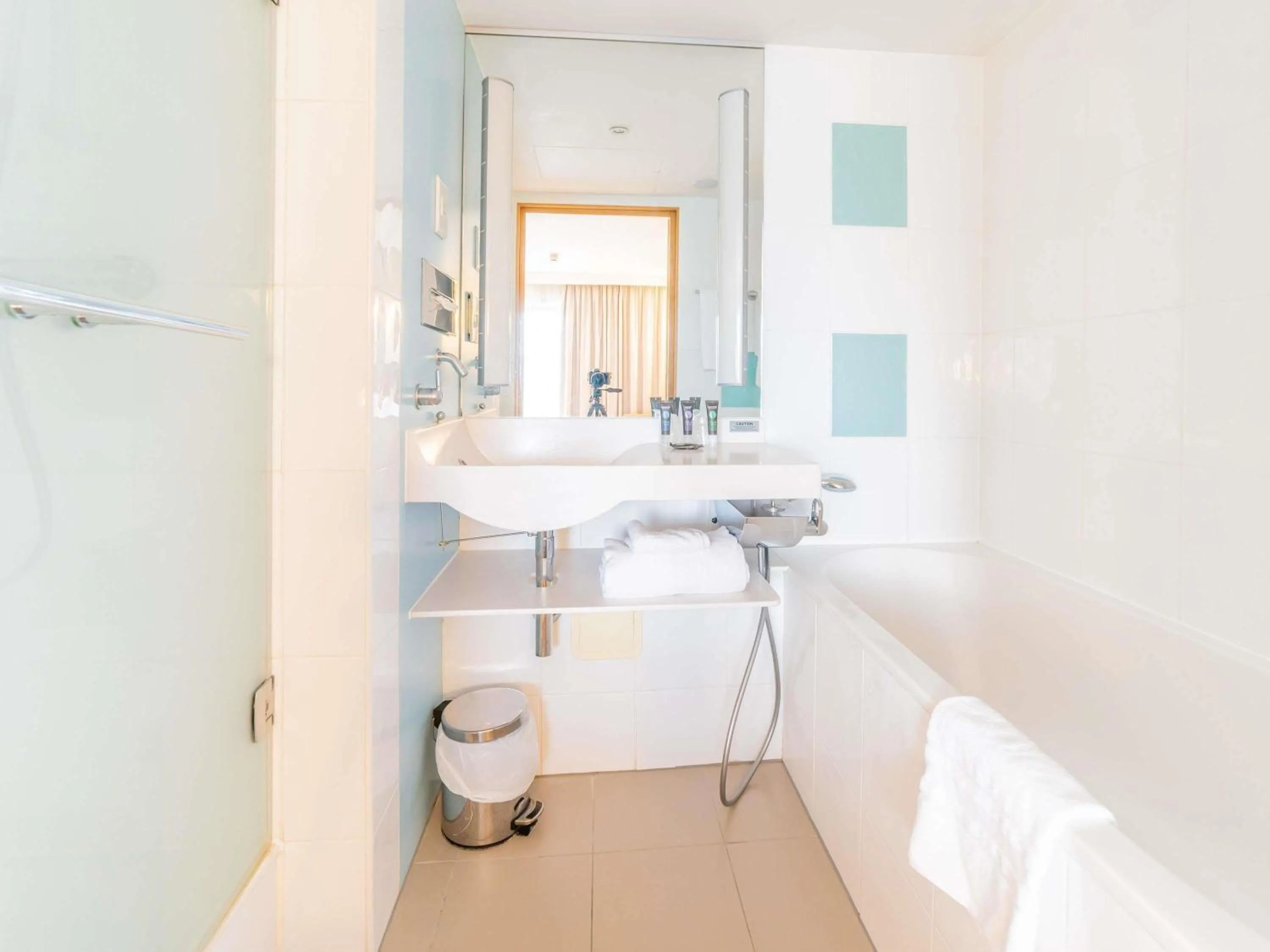 Bedroom in Novotel Southampton