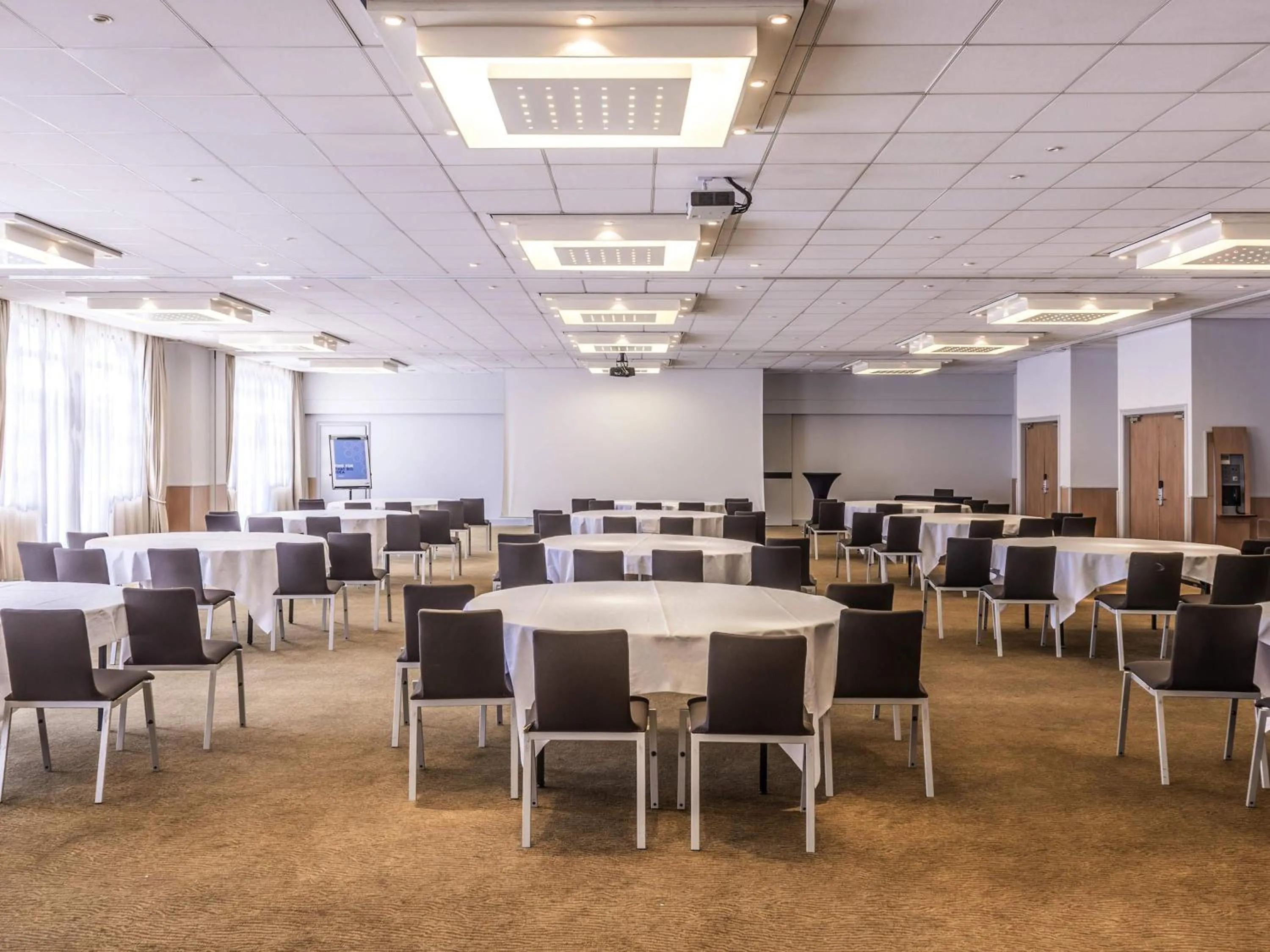 Meeting/conference room in Novotel Southampton