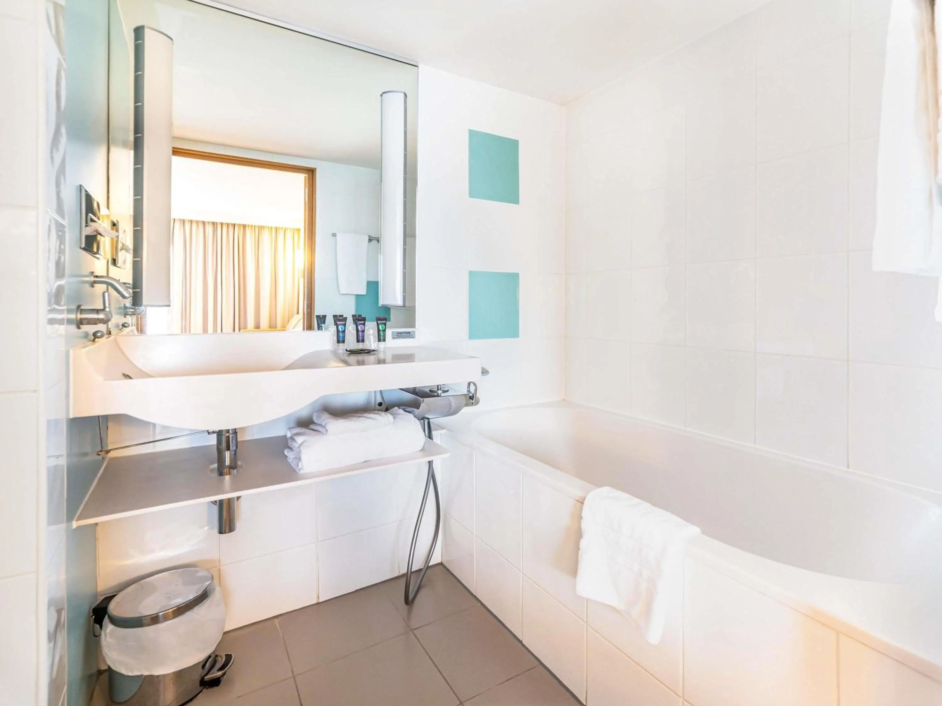 Bedroom in Novotel Southampton