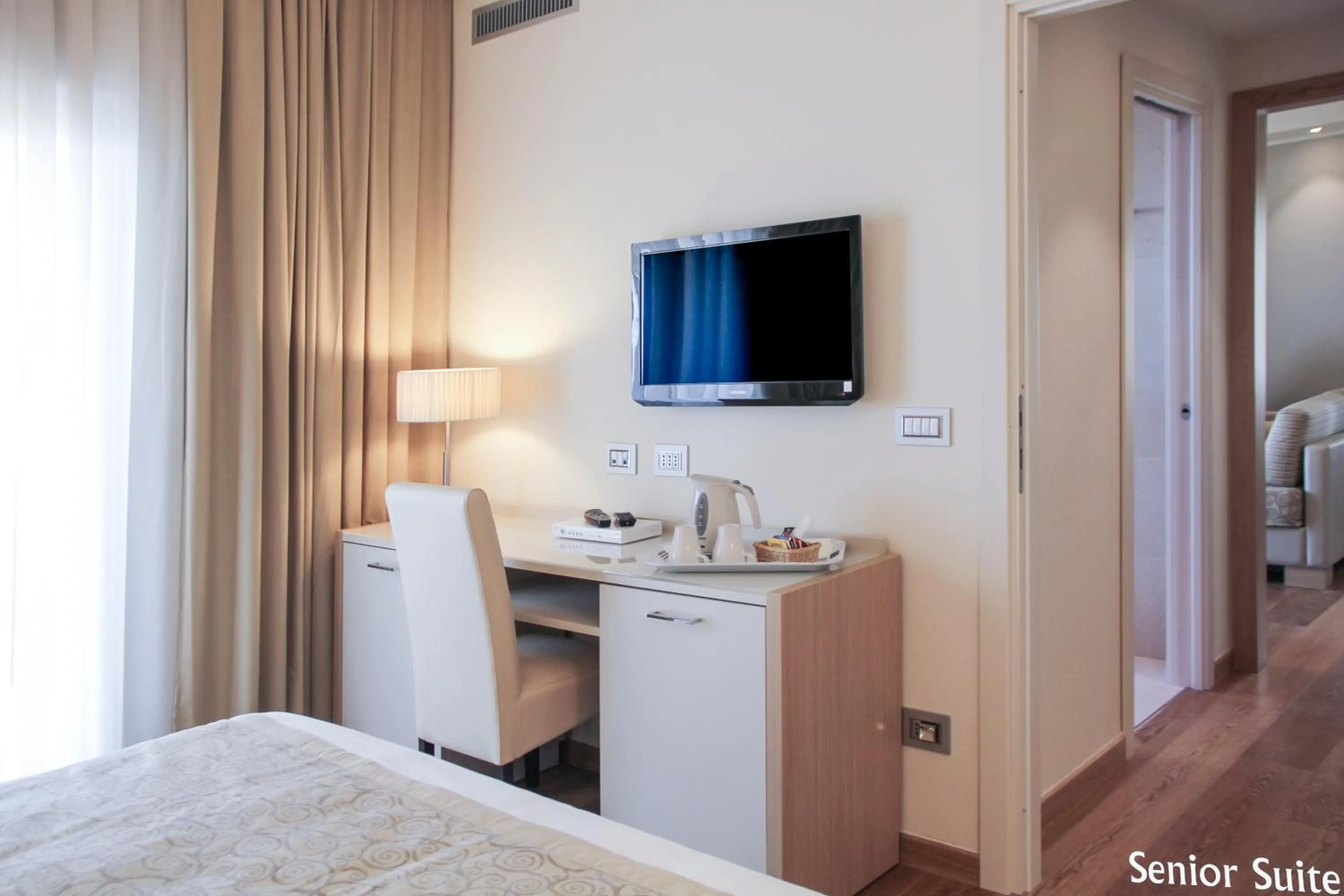 hair dresser, Bed in Hotel Calabona