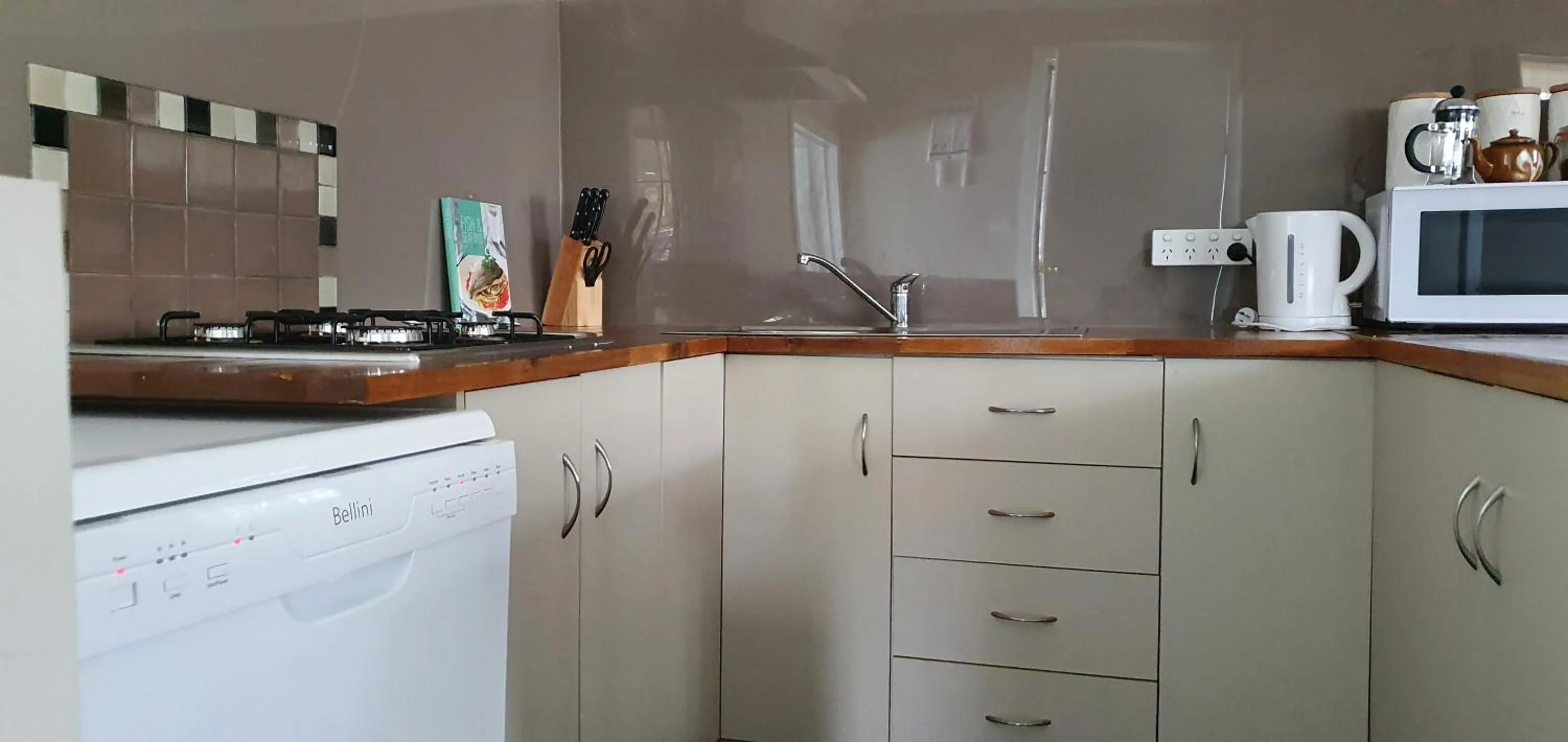 Kitchen or kitchenette in Cradle Alpine Retreat