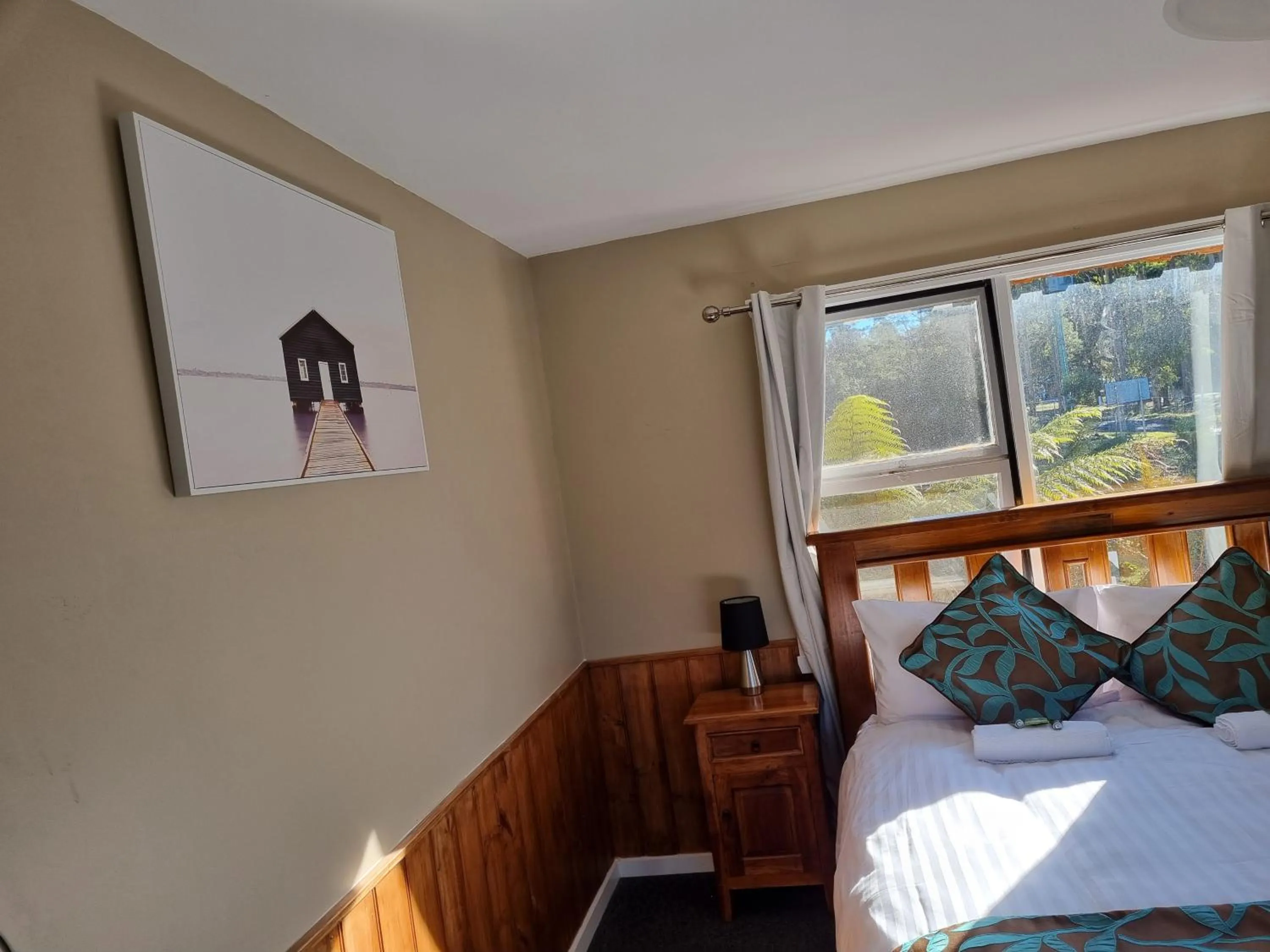 Bedroom, Bed in Cradle Alpine Retreat