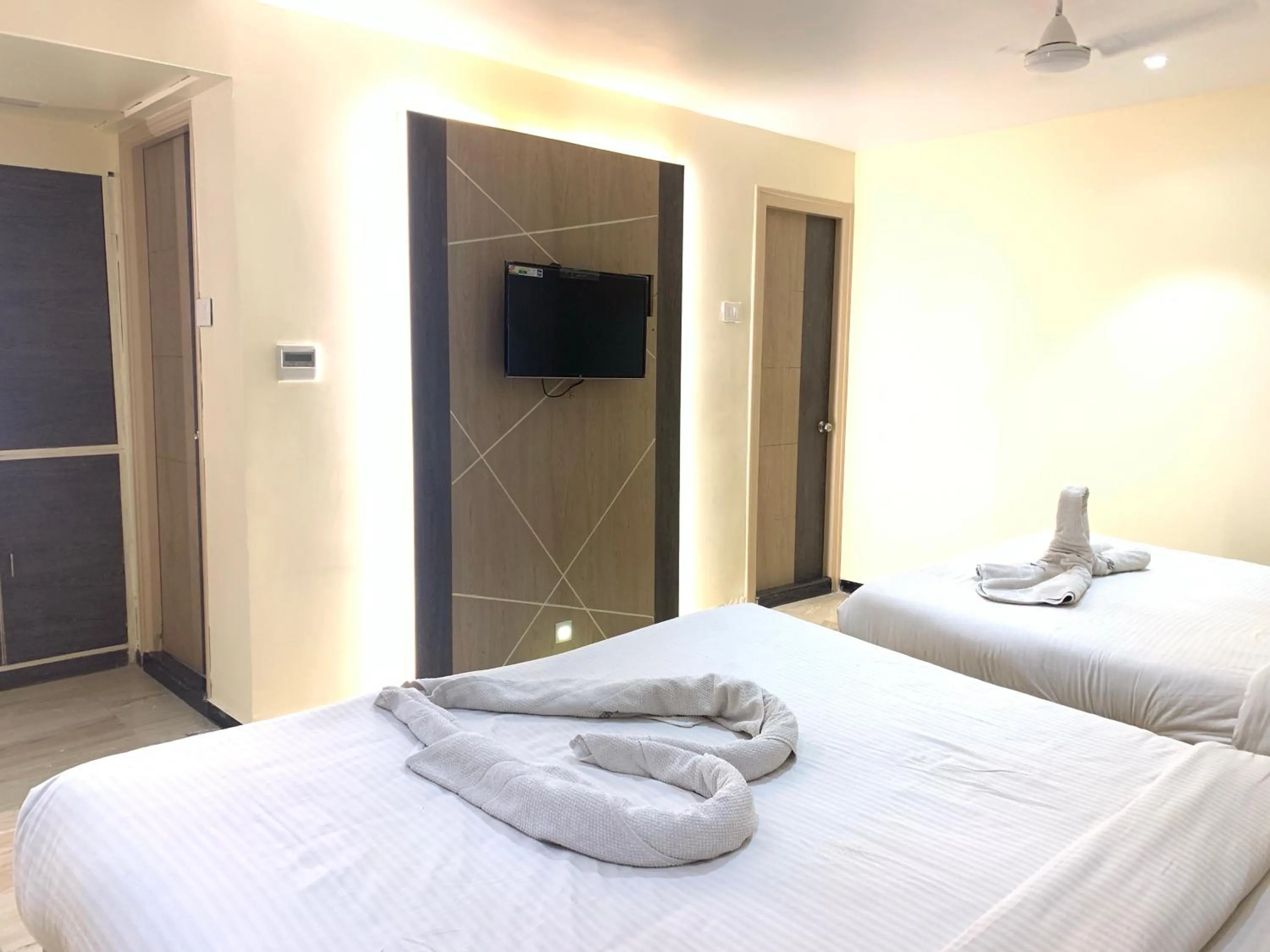 Bed in Hotel Temple City