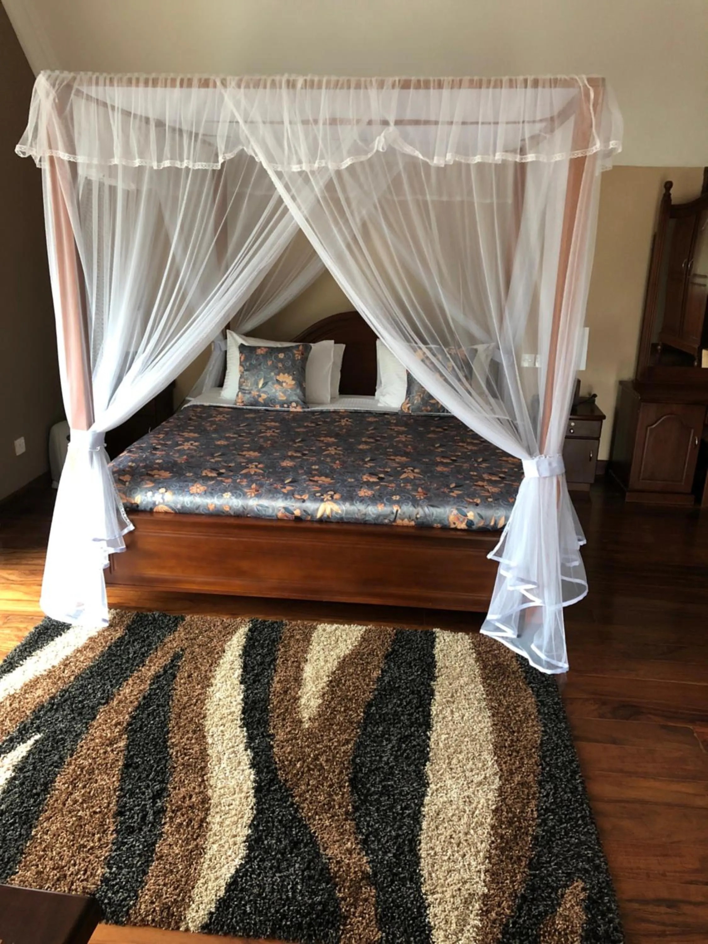 Bedroom, Bed in Dorchester