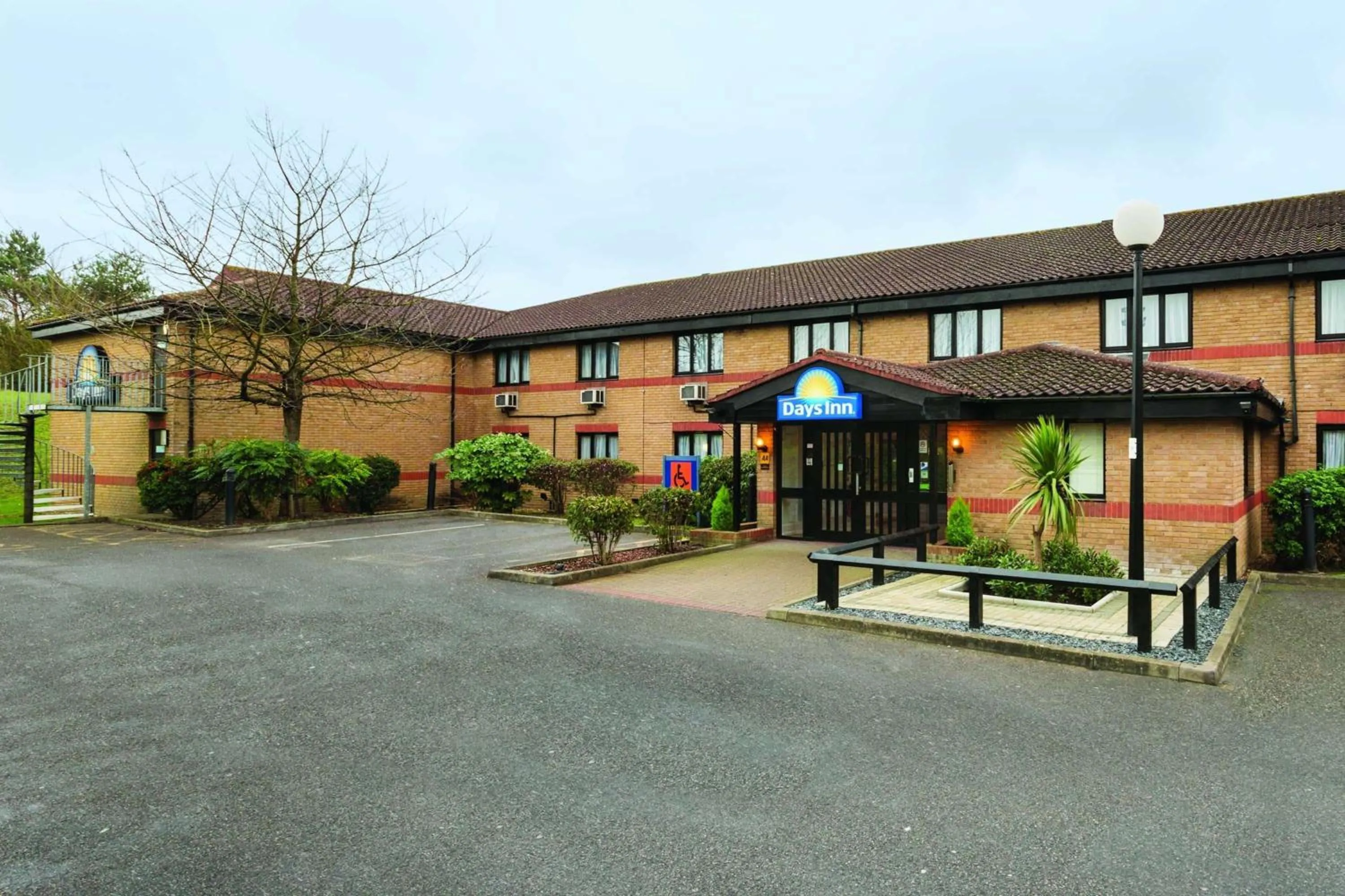 Property building in Days Inn London Stansted Airport