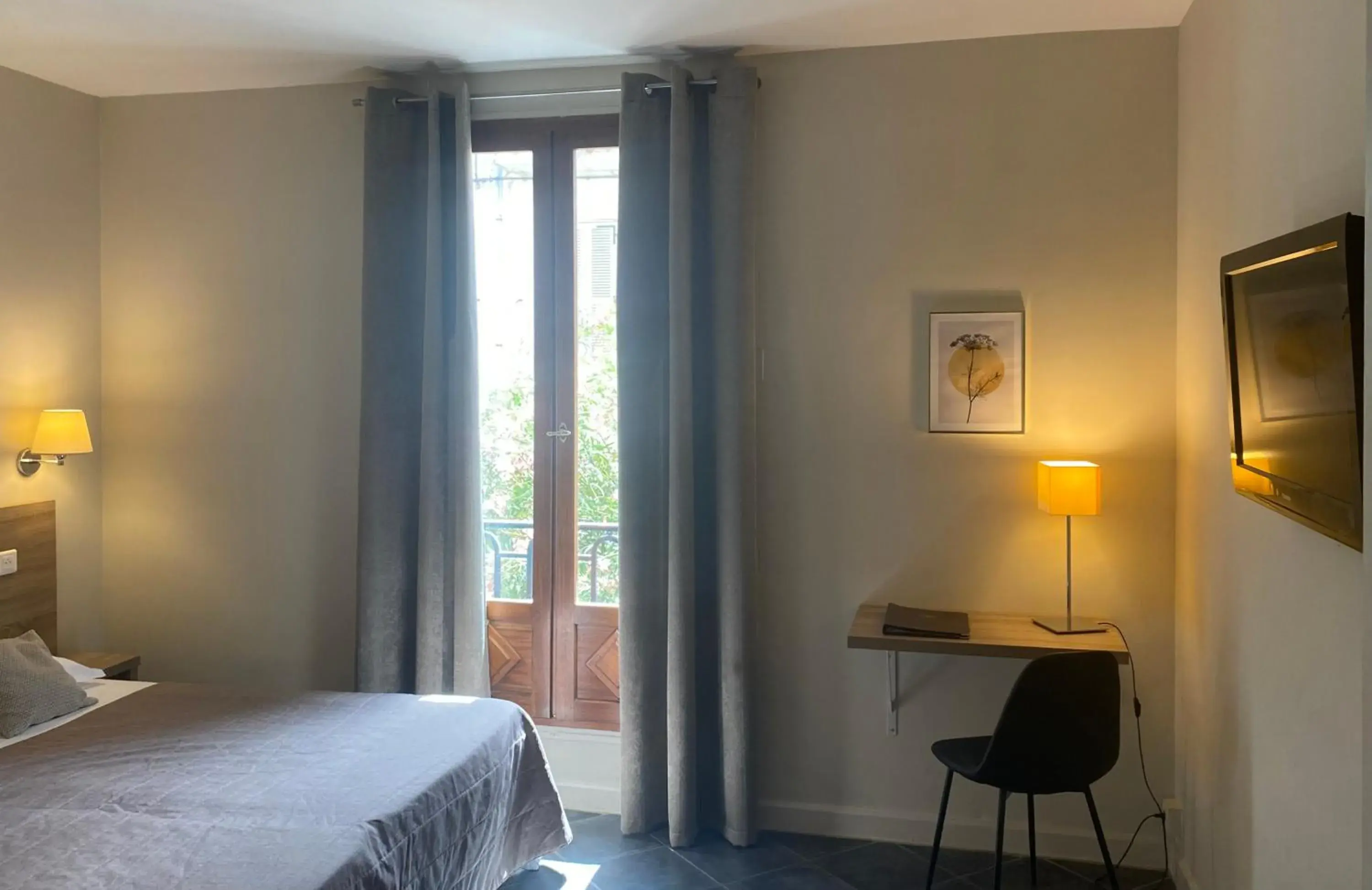 Classic Double or Twin Room in Grand Hôtel De Calvi Classic Double or Twin Room in Grand Hôtel De Calvi