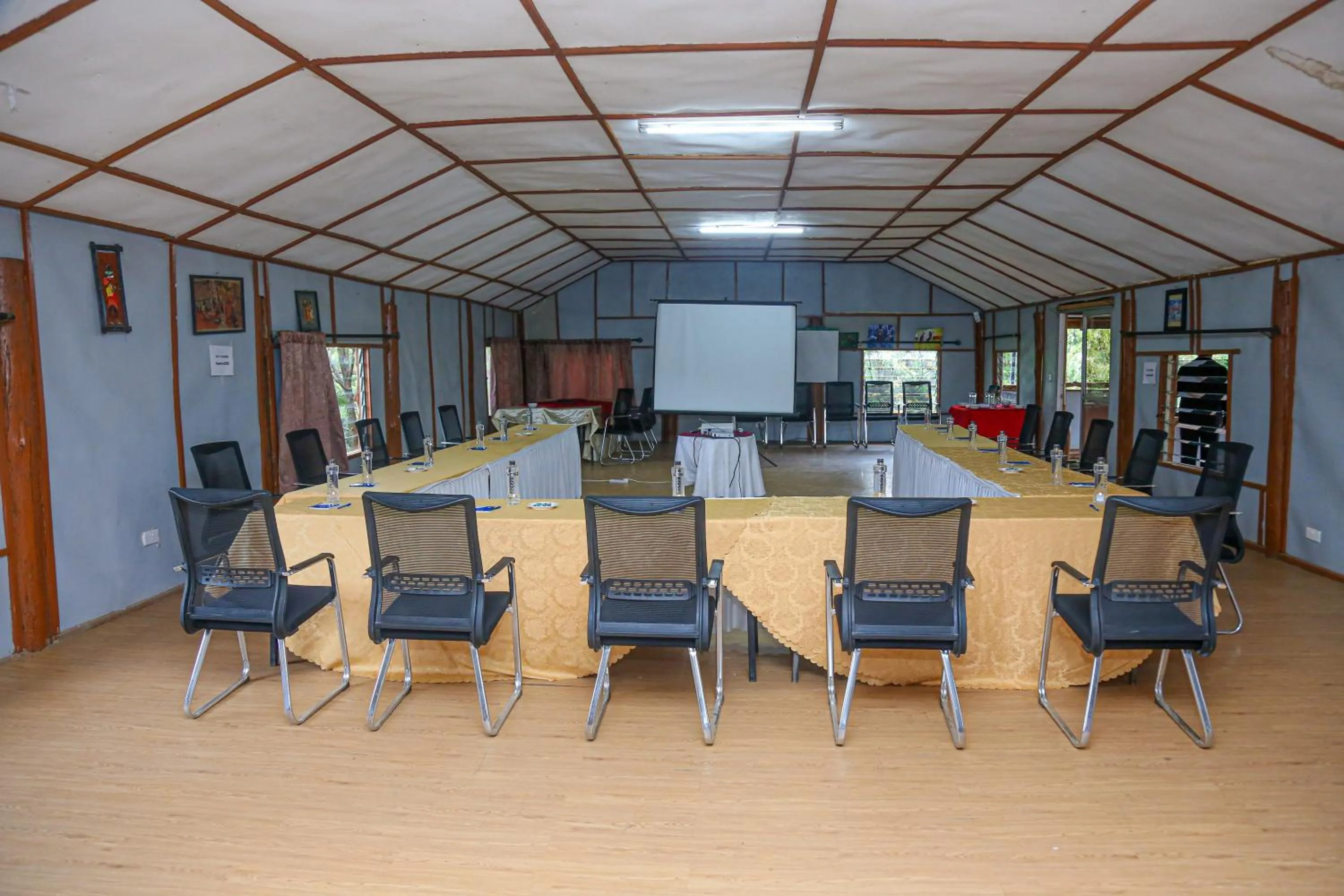 Meeting/conference room in Dovenest Lodge