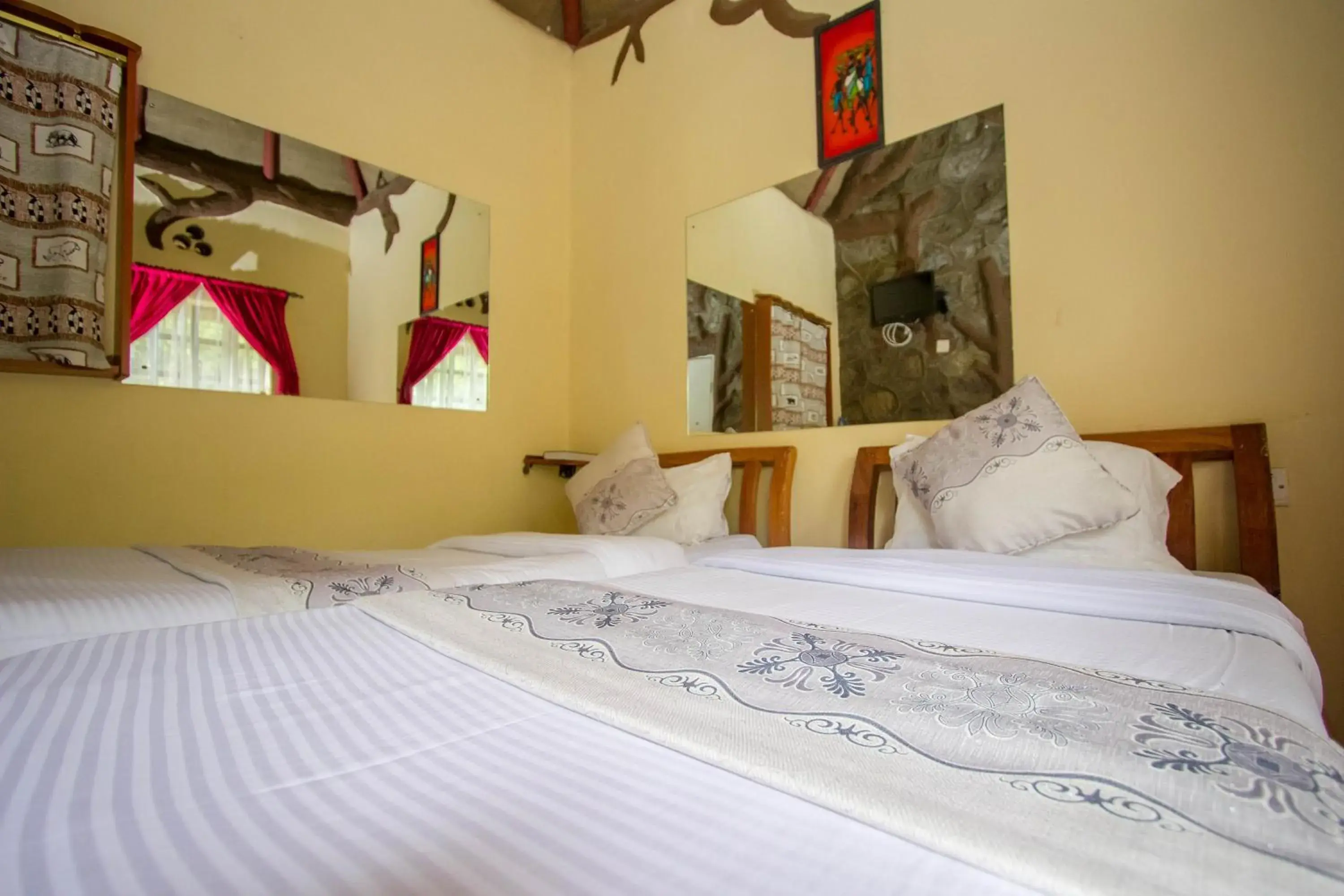 Standard Twin Room in Dovenest Lodge Standard Twin Room in Dovenest Lodge