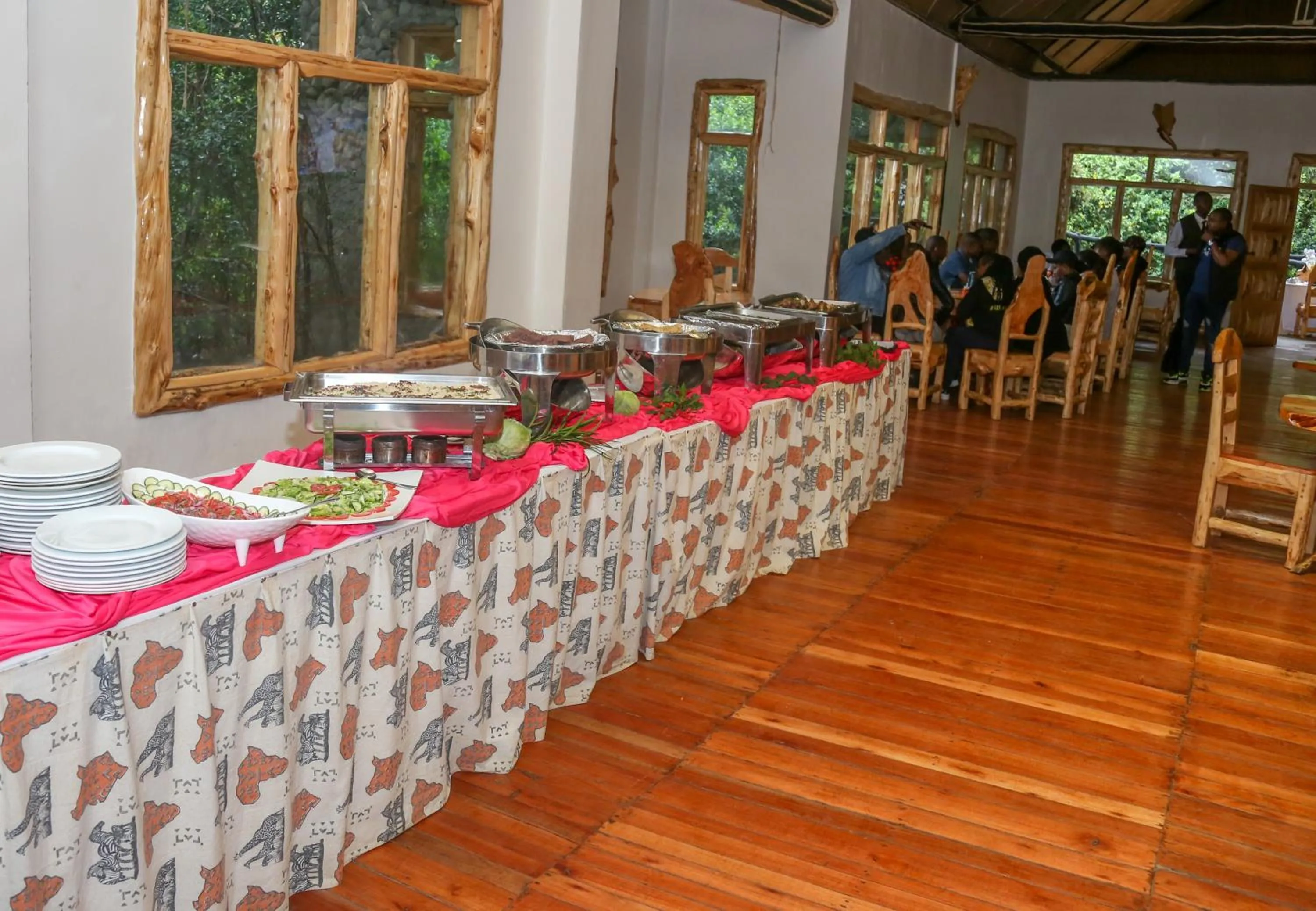 Restaurant/places to eat in Dovenest Lodge