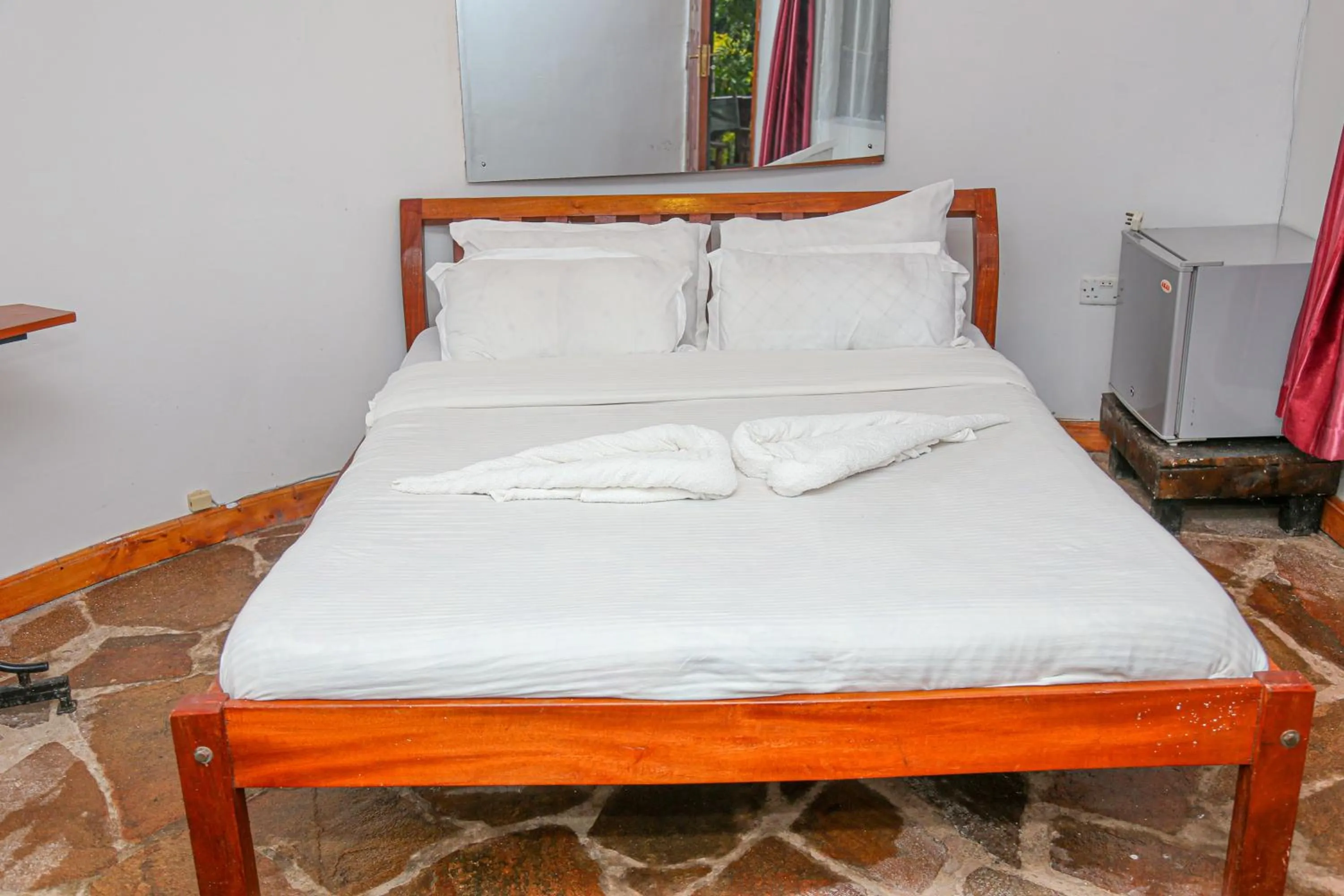 Bed in Dovenest Lodge