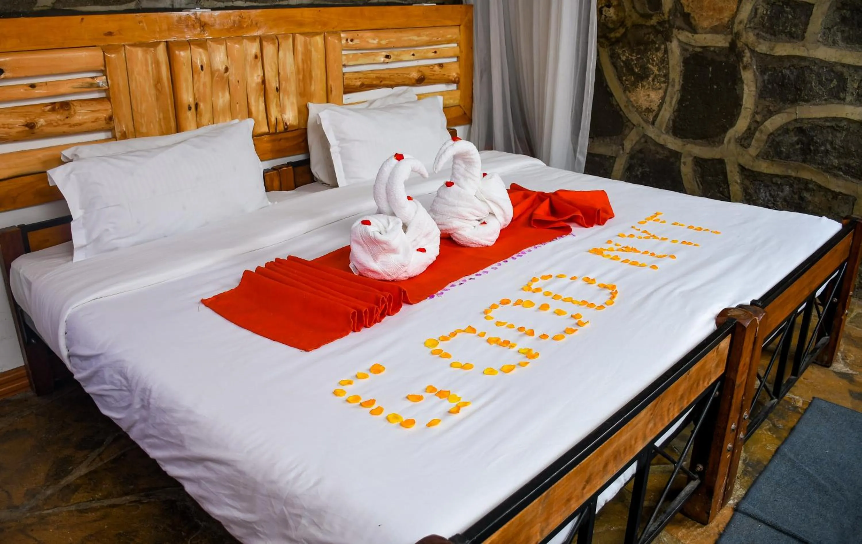 Bed in Dovenest Lodge