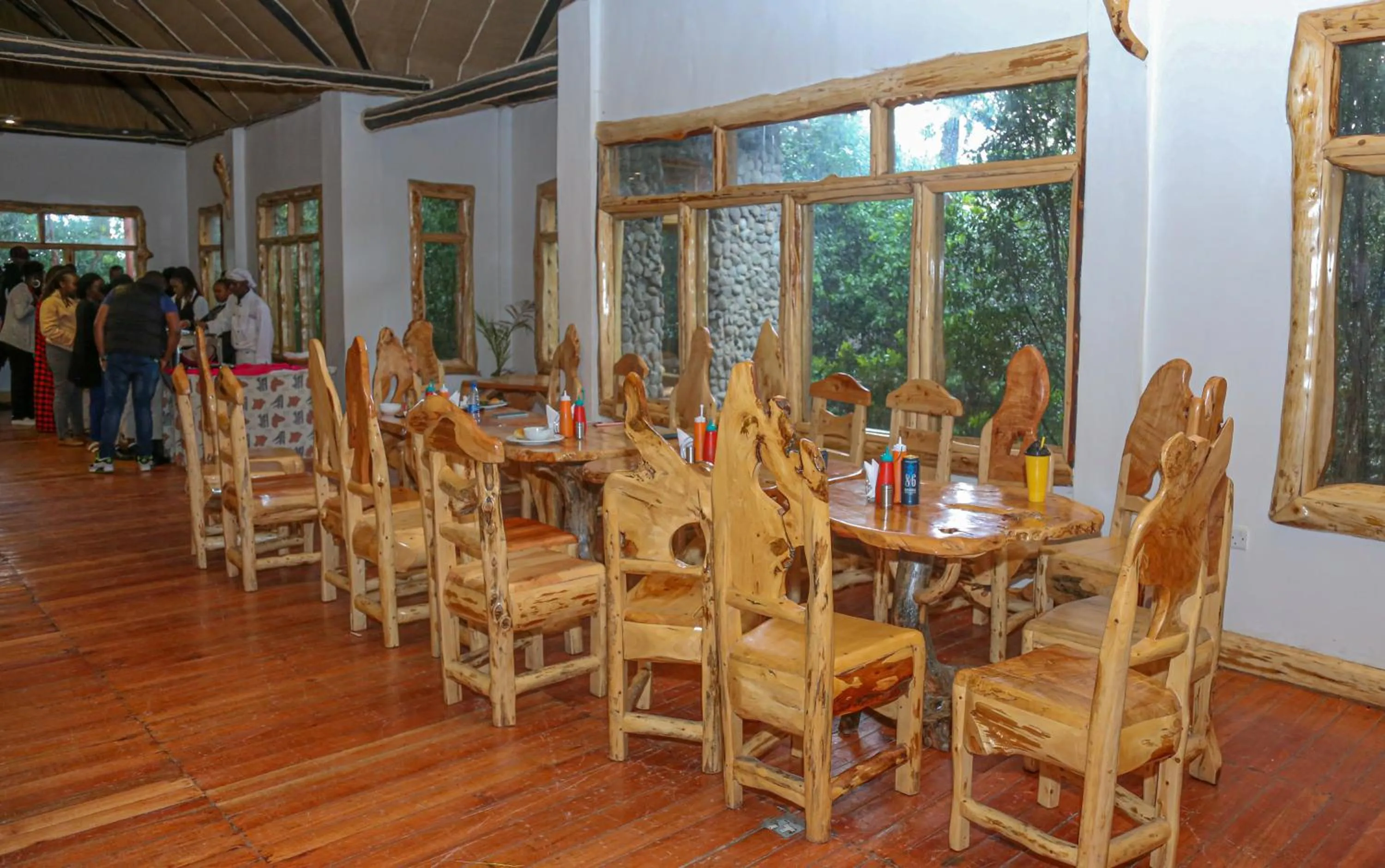 Restaurant/places to eat in Dovenest Lodge