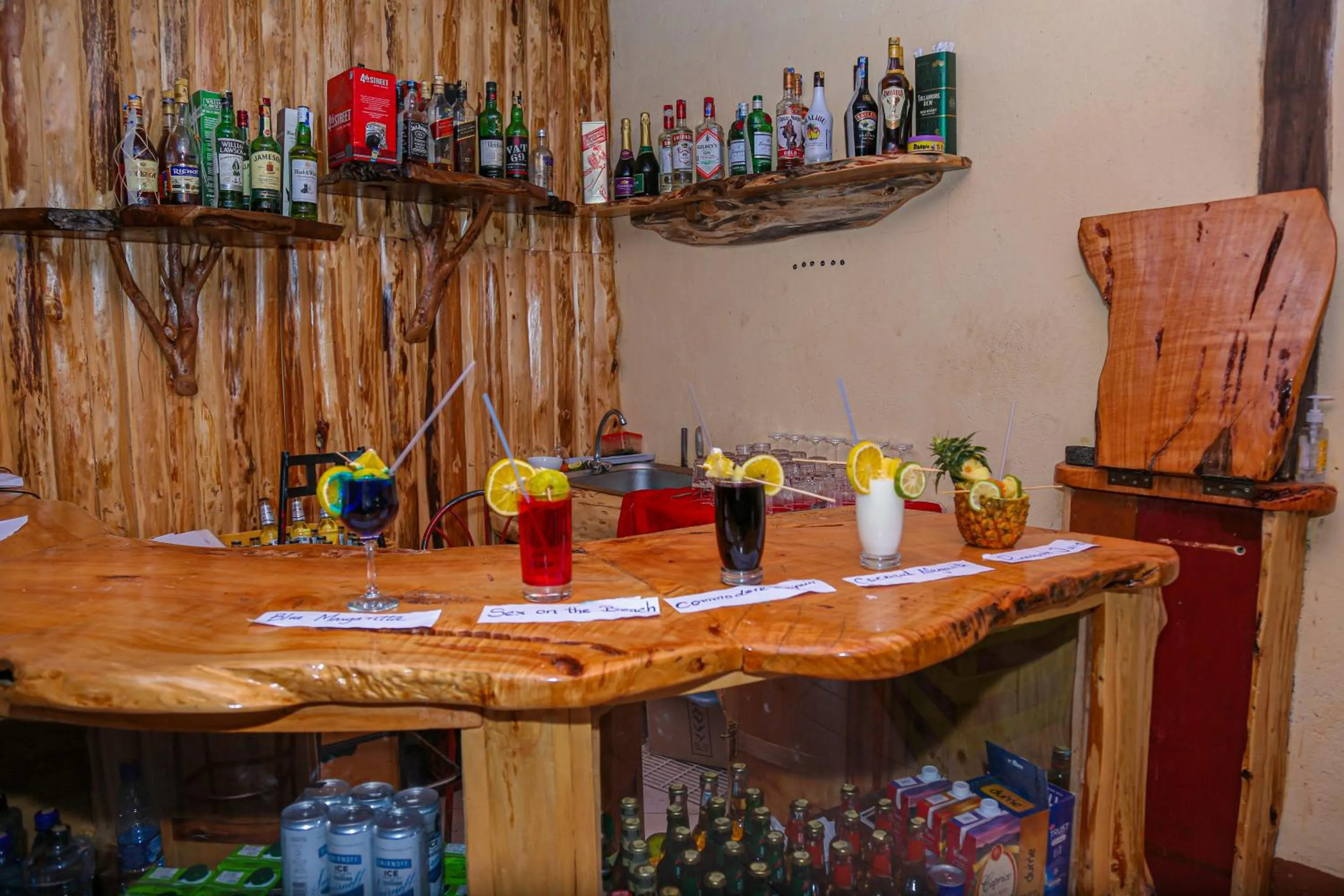 Lounge or bar in Dovenest Lodge