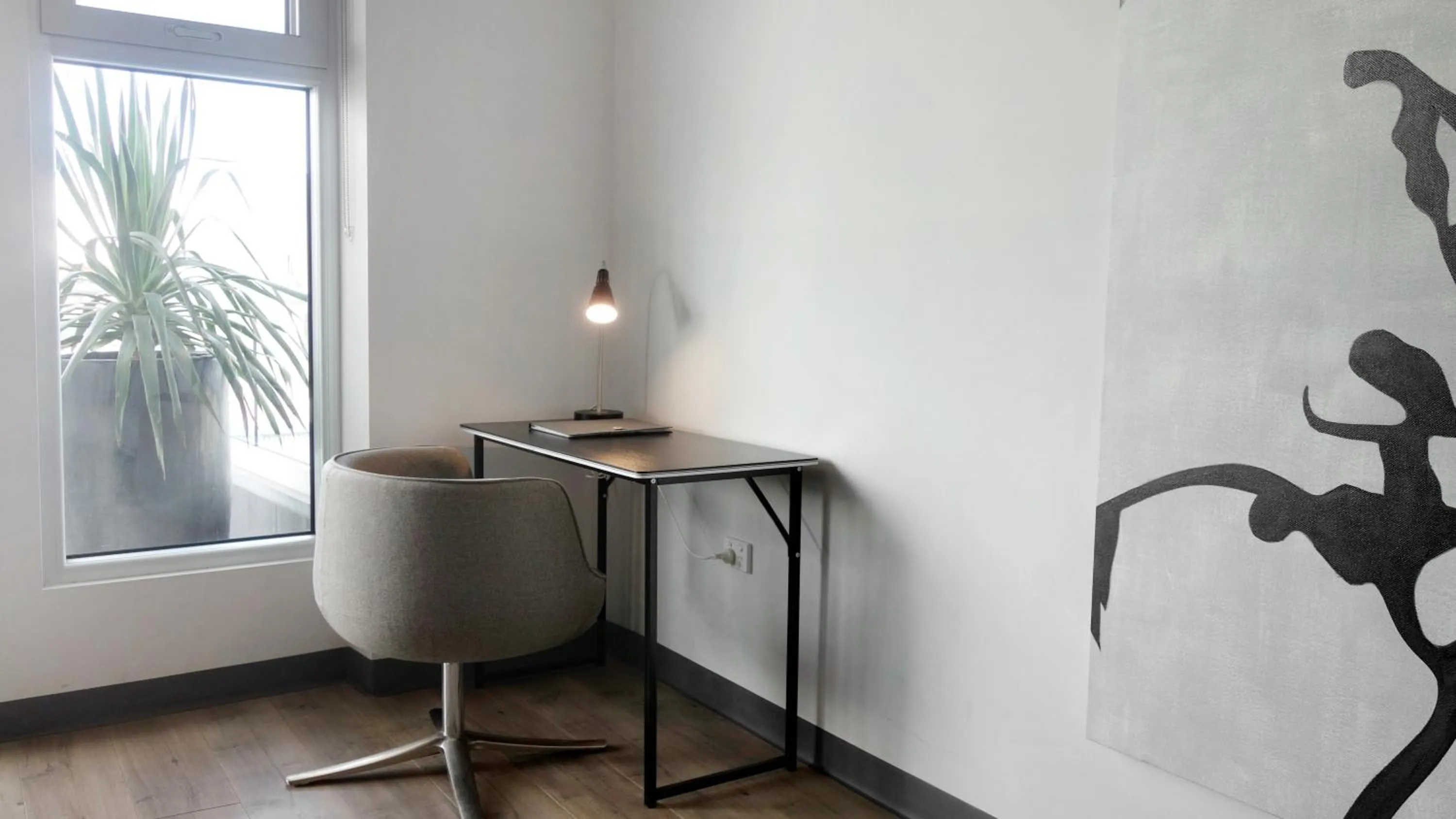 Seating area in Semaphore Splash Apartments