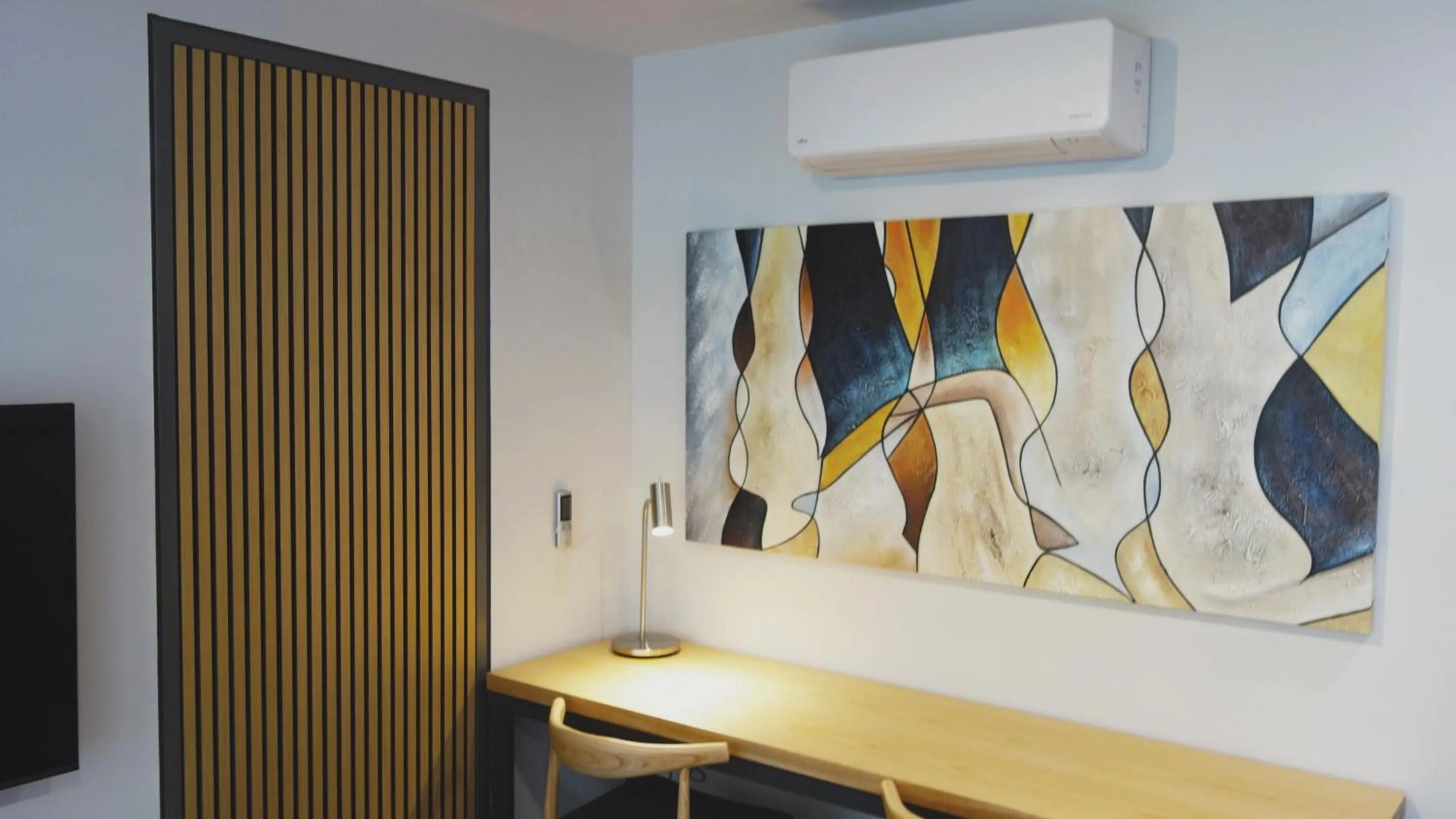 Dining area in Semaphore Splash Apartments