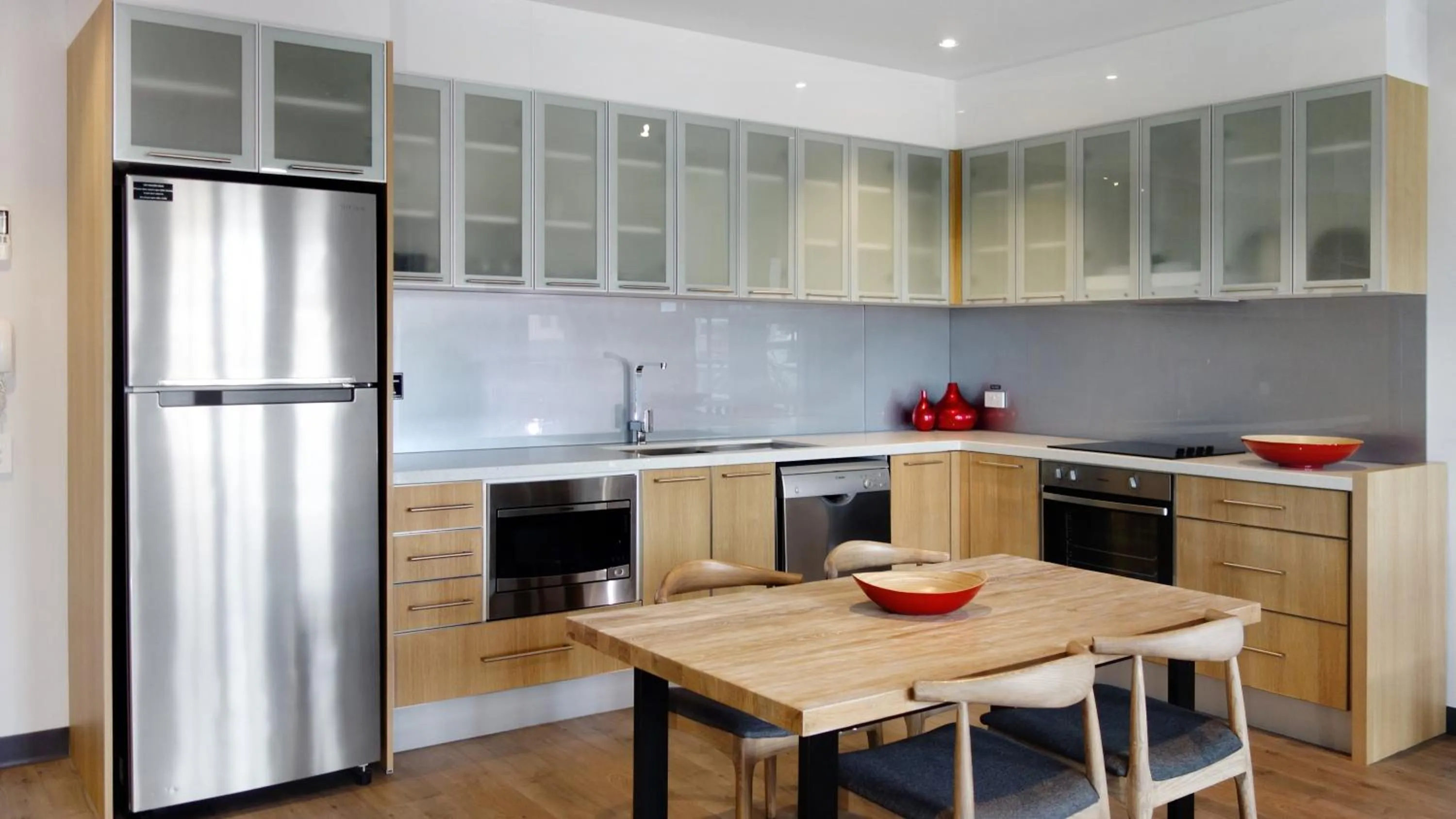 Dining area in Semaphore Splash Apartments