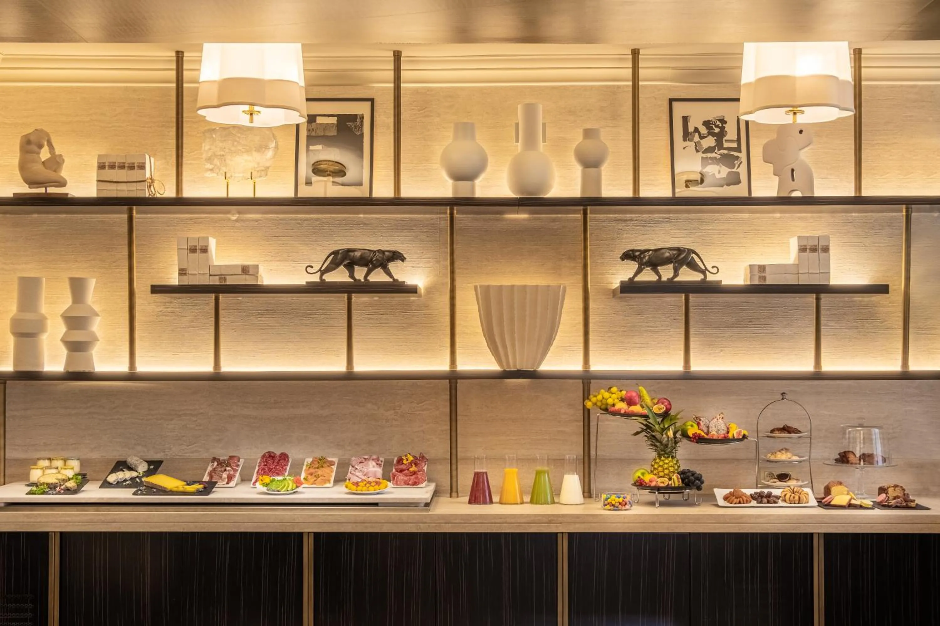 Buffet breakfast in Hôtel Elysia by Inwood Hotels