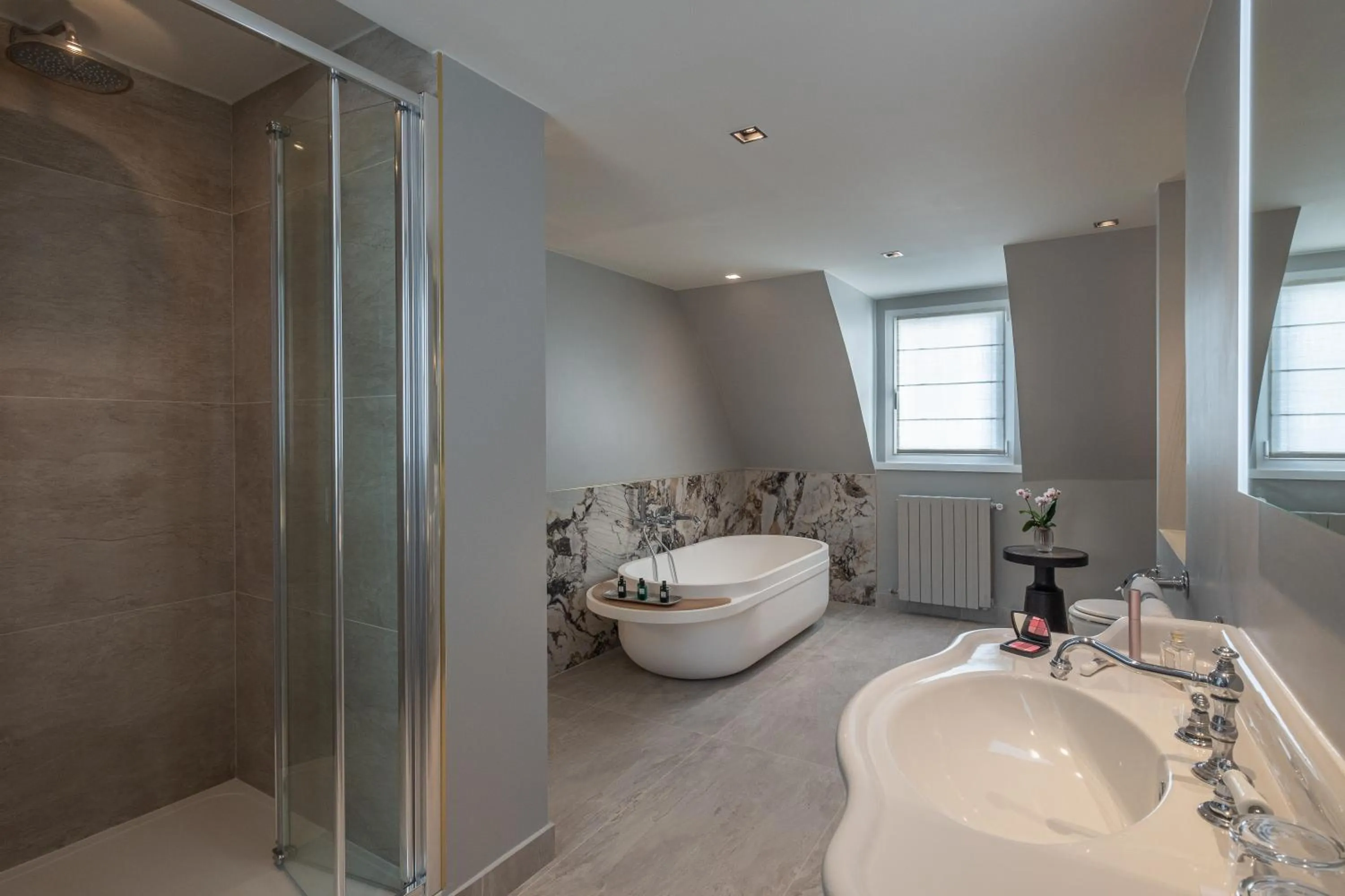 Bathroom in Hôtel Elysia by Inwood Hotels