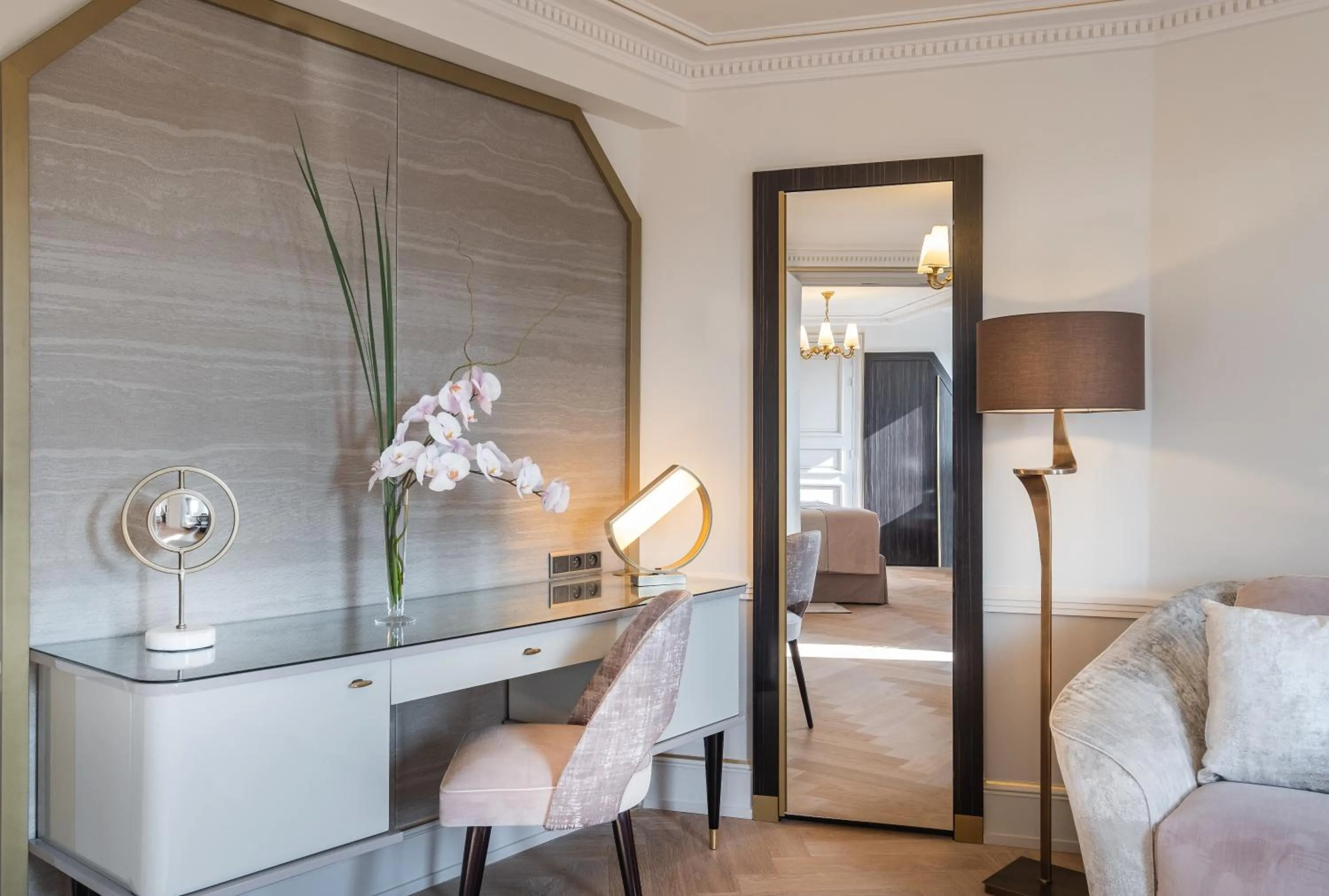 Decorative detail in Hôtel Elysia by Inwood Hotels