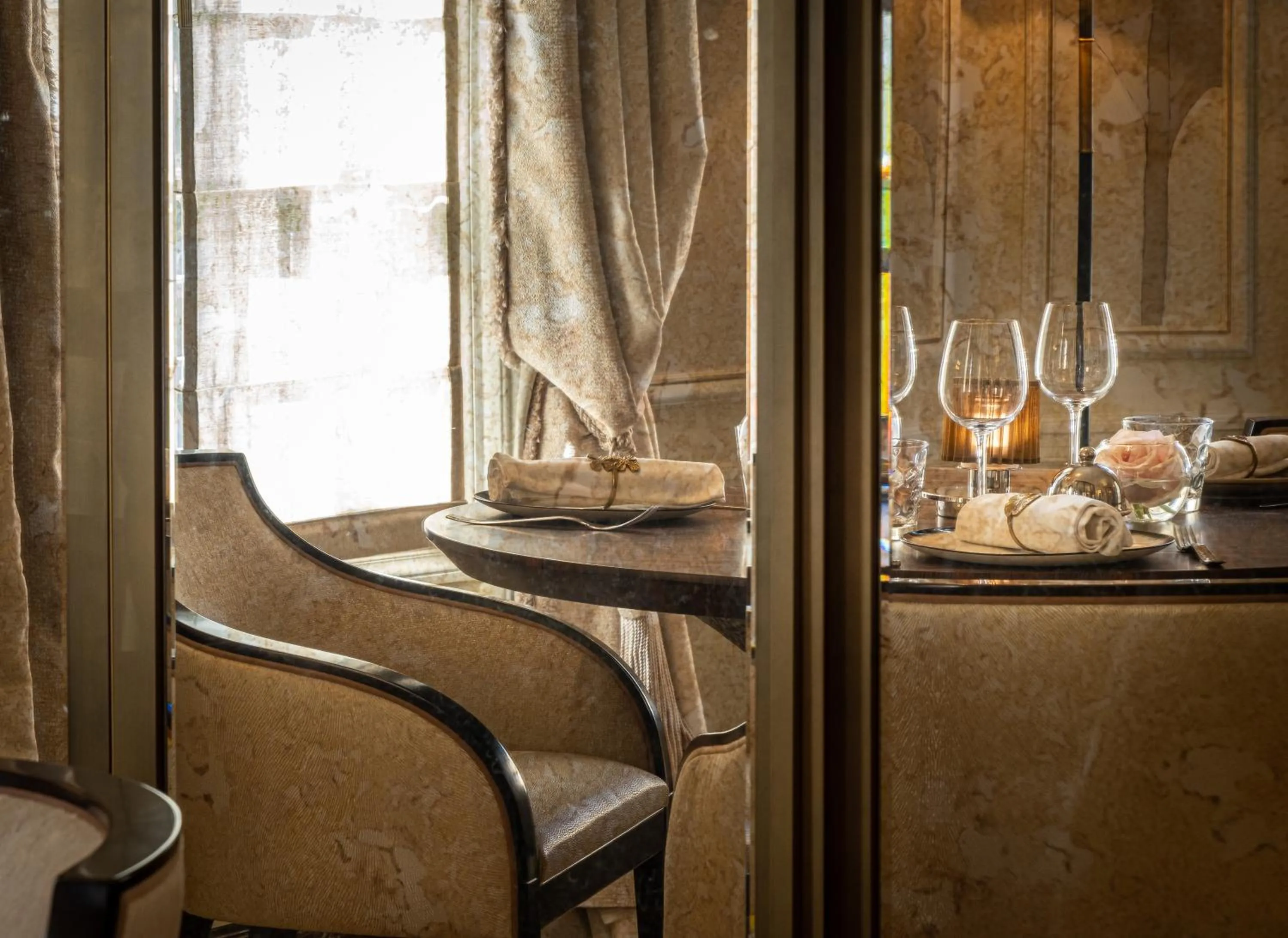 Restaurant/places to eat in Hôtel Elysia by Inwood Hotels