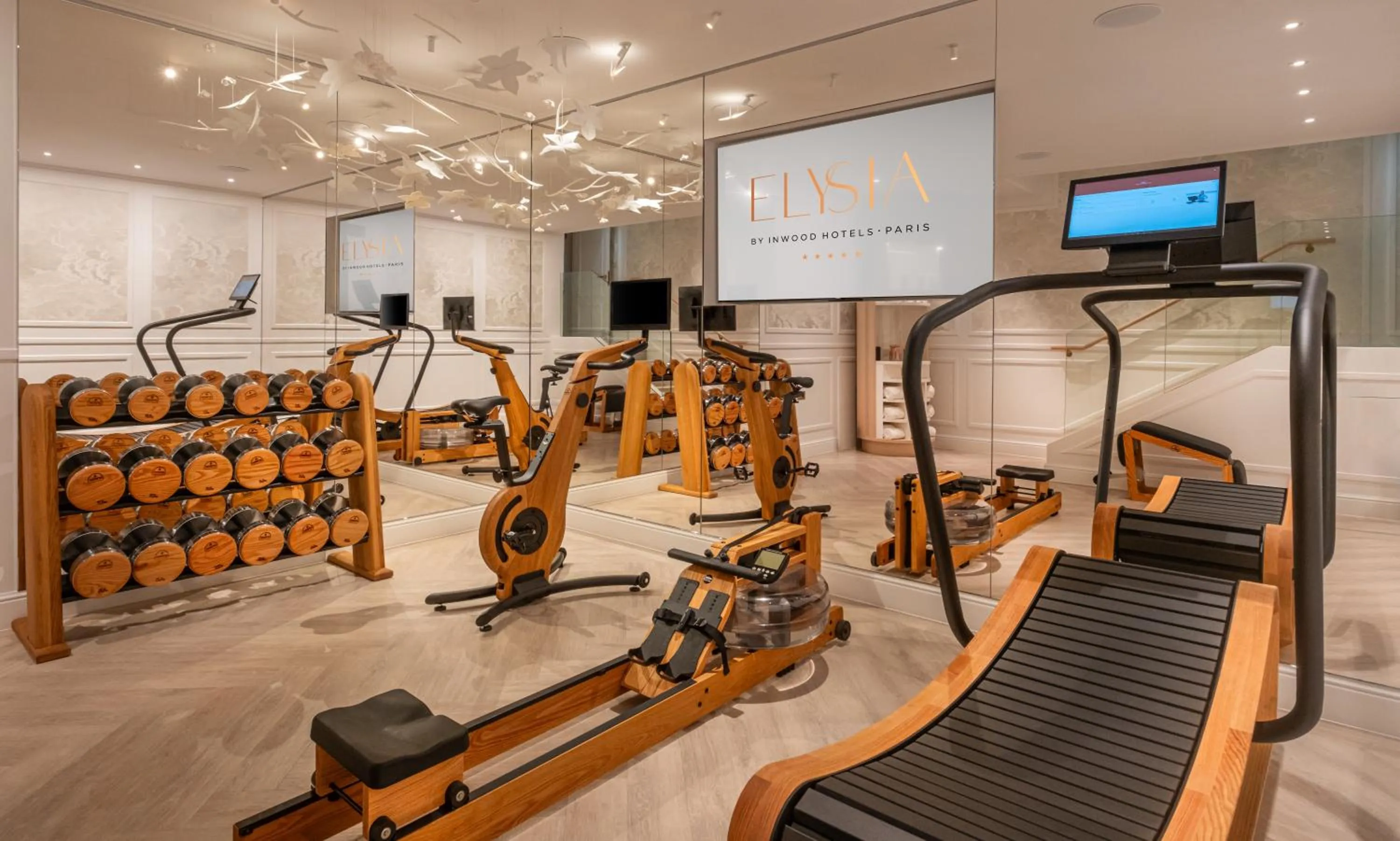 Fitness centre/facilities in Hôtel Elysia by Inwood Hotels