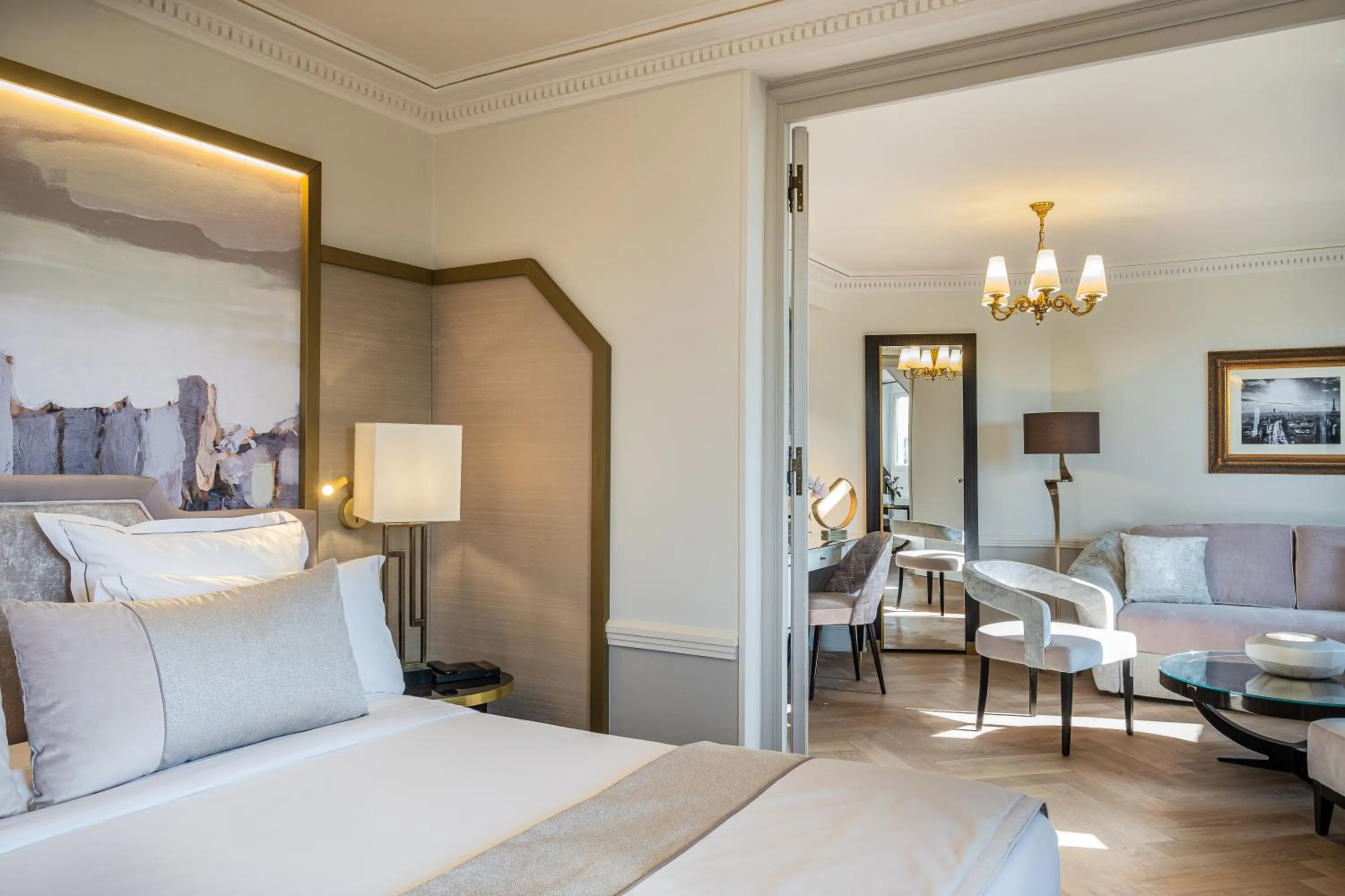 Living room, Bed in Hôtel Elysia by Inwood Hotels