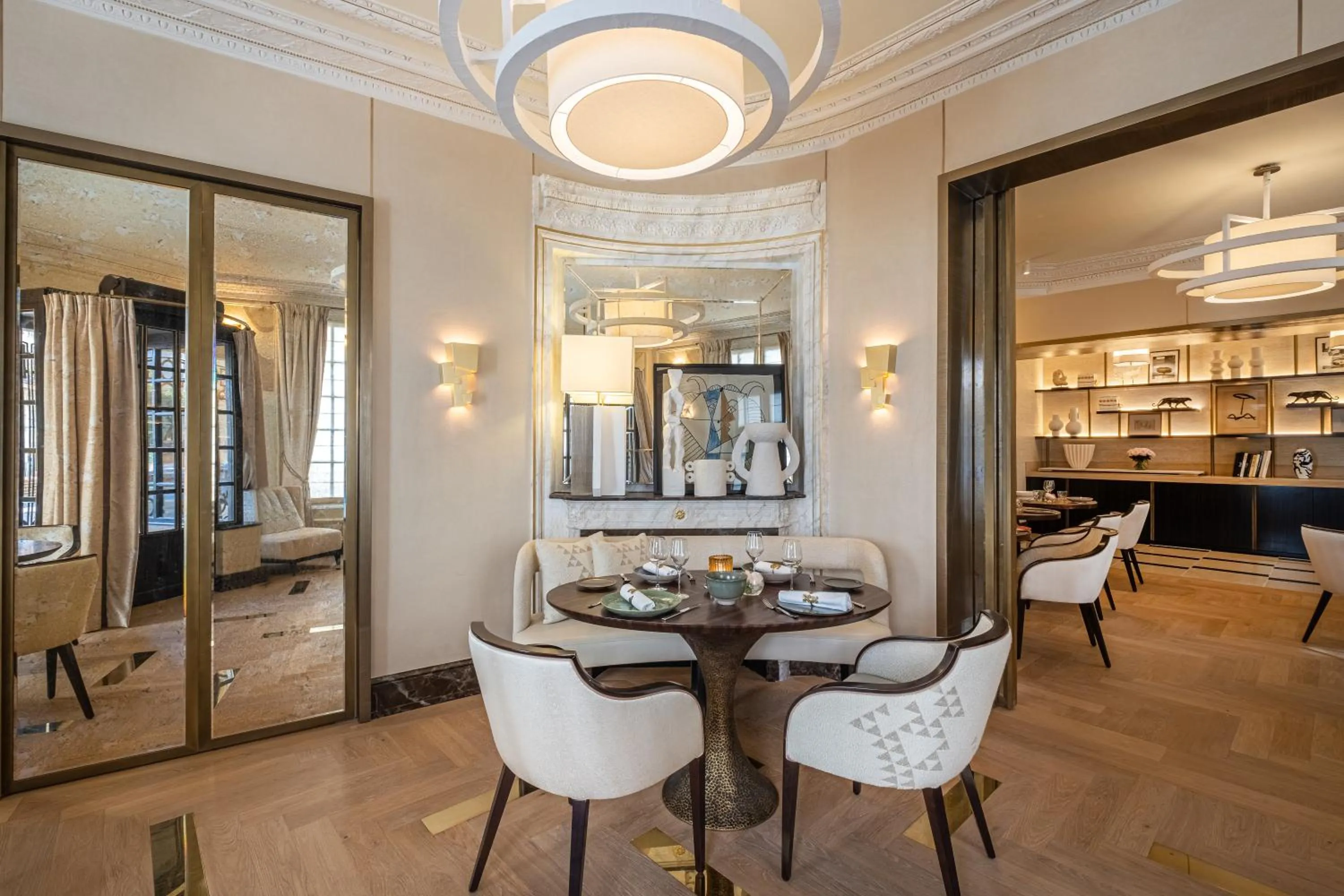 Restaurant/places to eat in Hôtel Elysia by Inwood Hotels