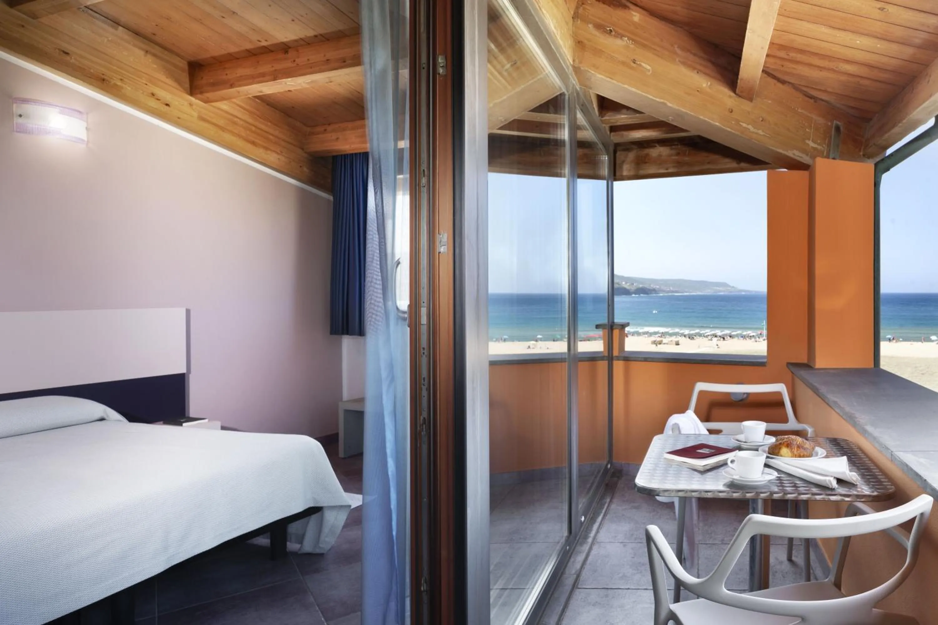 Balcony/Terrace, Bed in Hotel Al Gabbiano