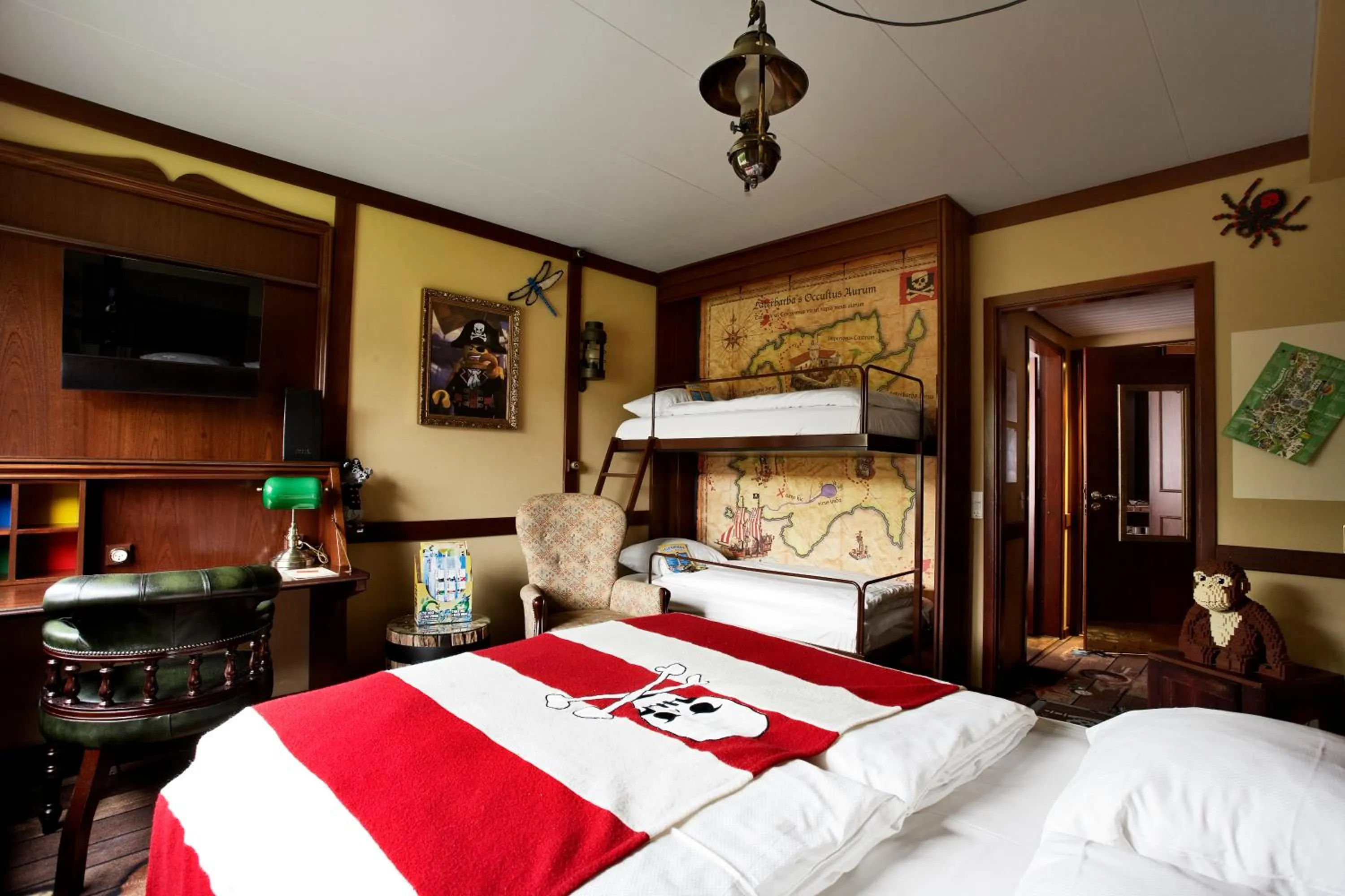 Photo of the whole room, Bed in Hotel Legoland