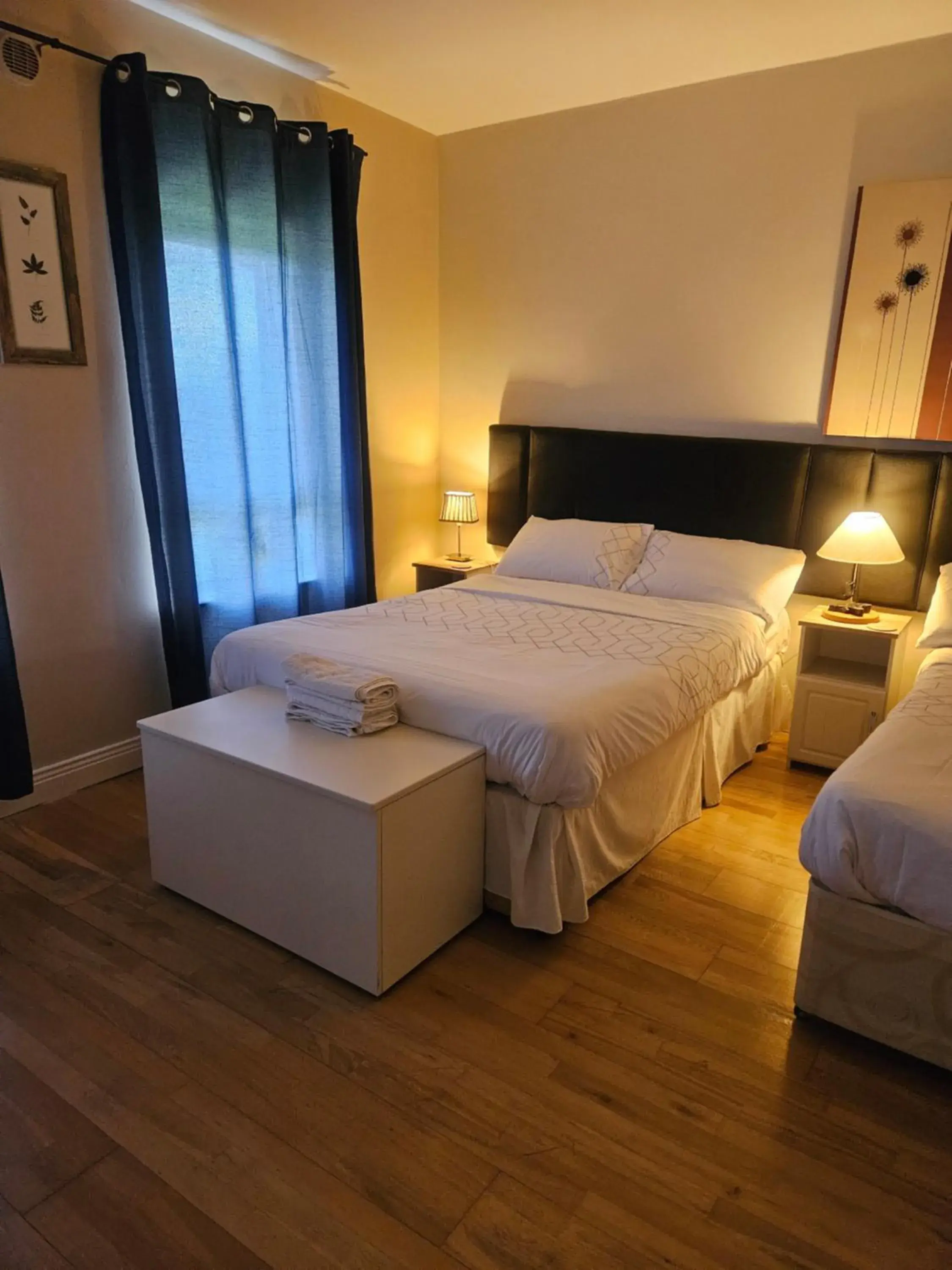 Basic Triple Room - single occupancy in Ard Aoibhinn Roscommon Bed & Breakfast Basic Triple Room - single occupancy in Ard Aoibhinn Roscommon Bed & Breakfast