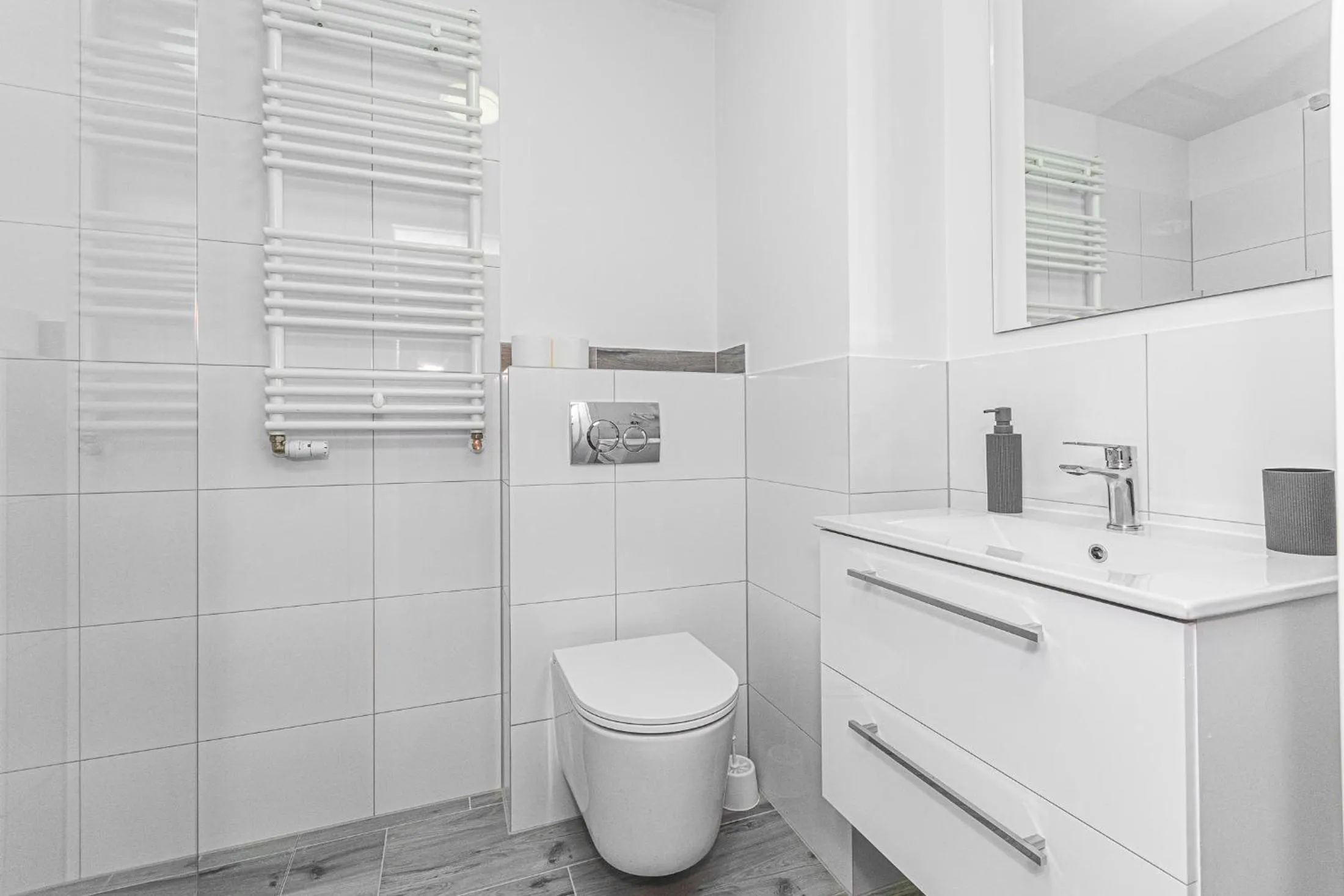 Shower in Dom Goscinny Luna