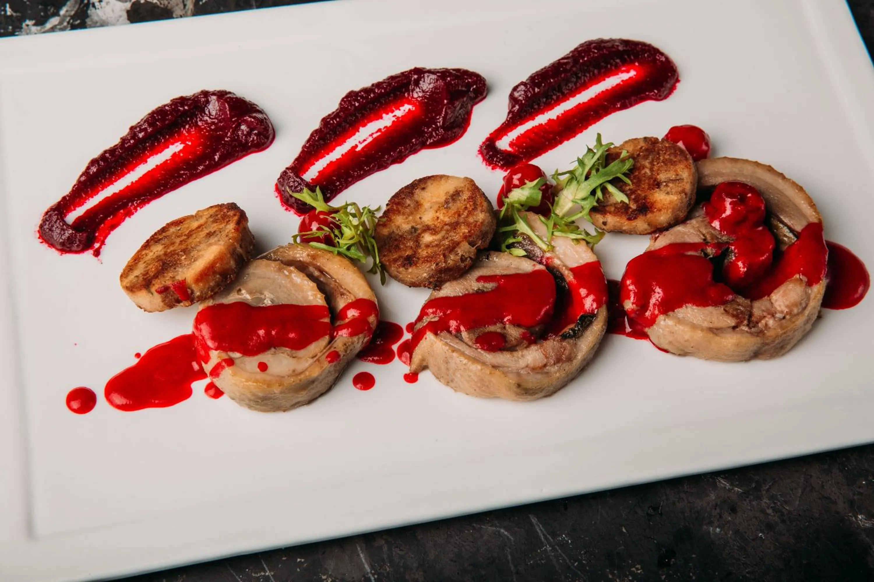 Restaurant/places to eat in Alanda Hotel