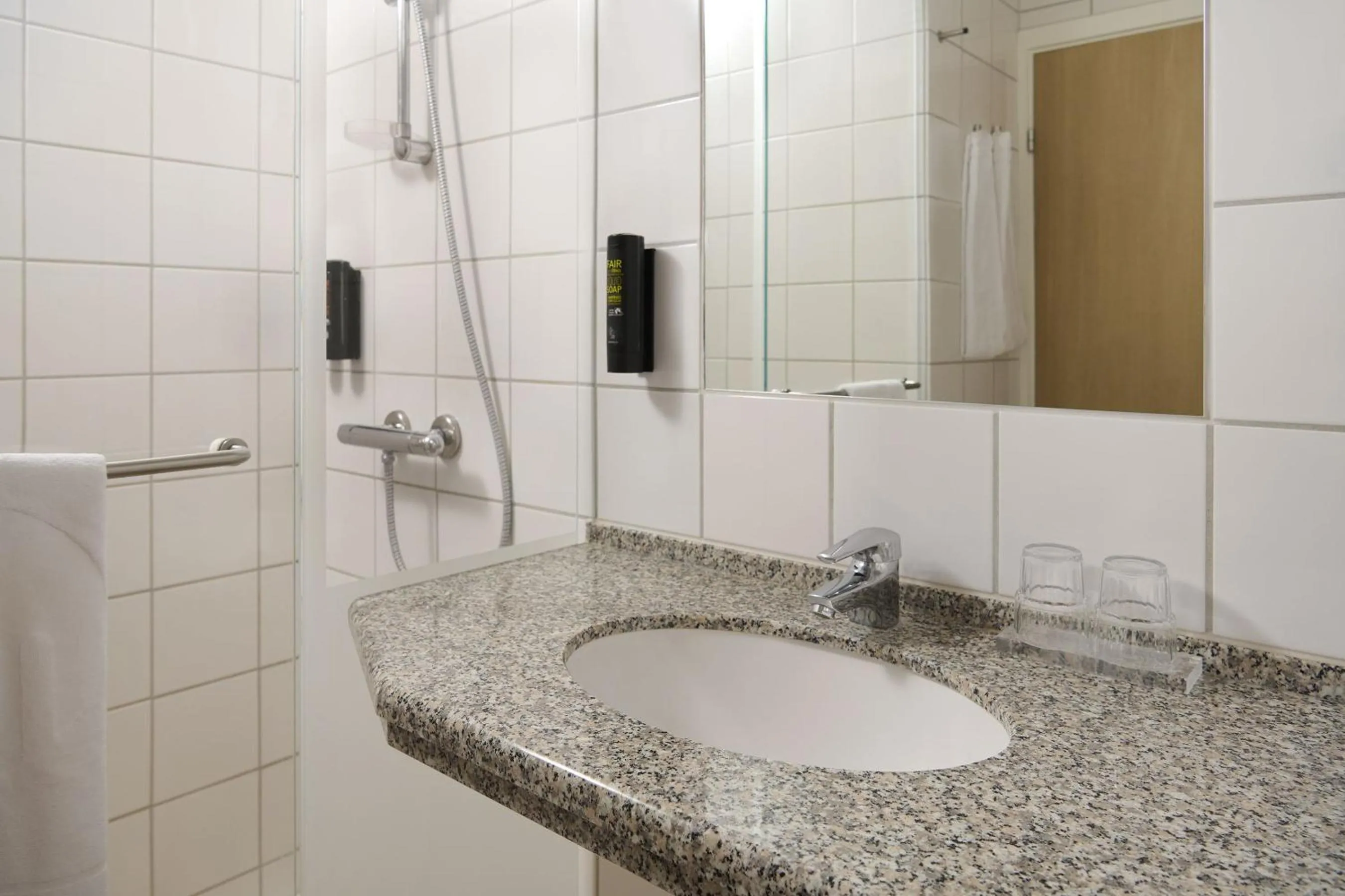 Toilet in Munkebjerg Hotel