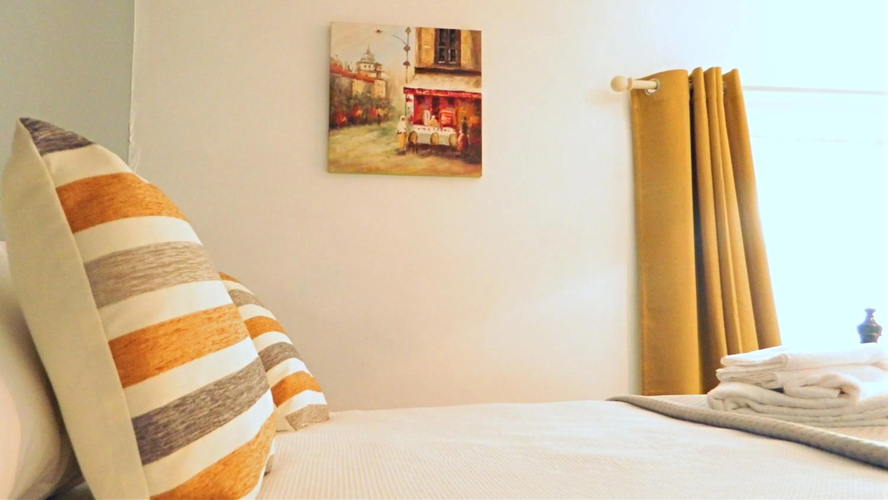 Bed in Kings Head Inn, Warwick